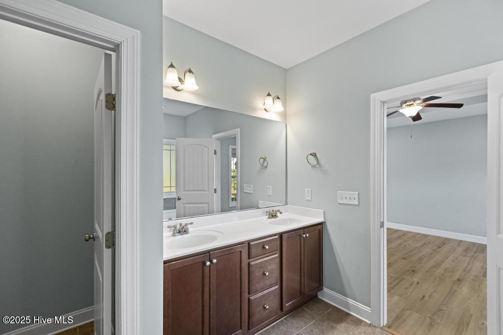 100535283 | Photo 12