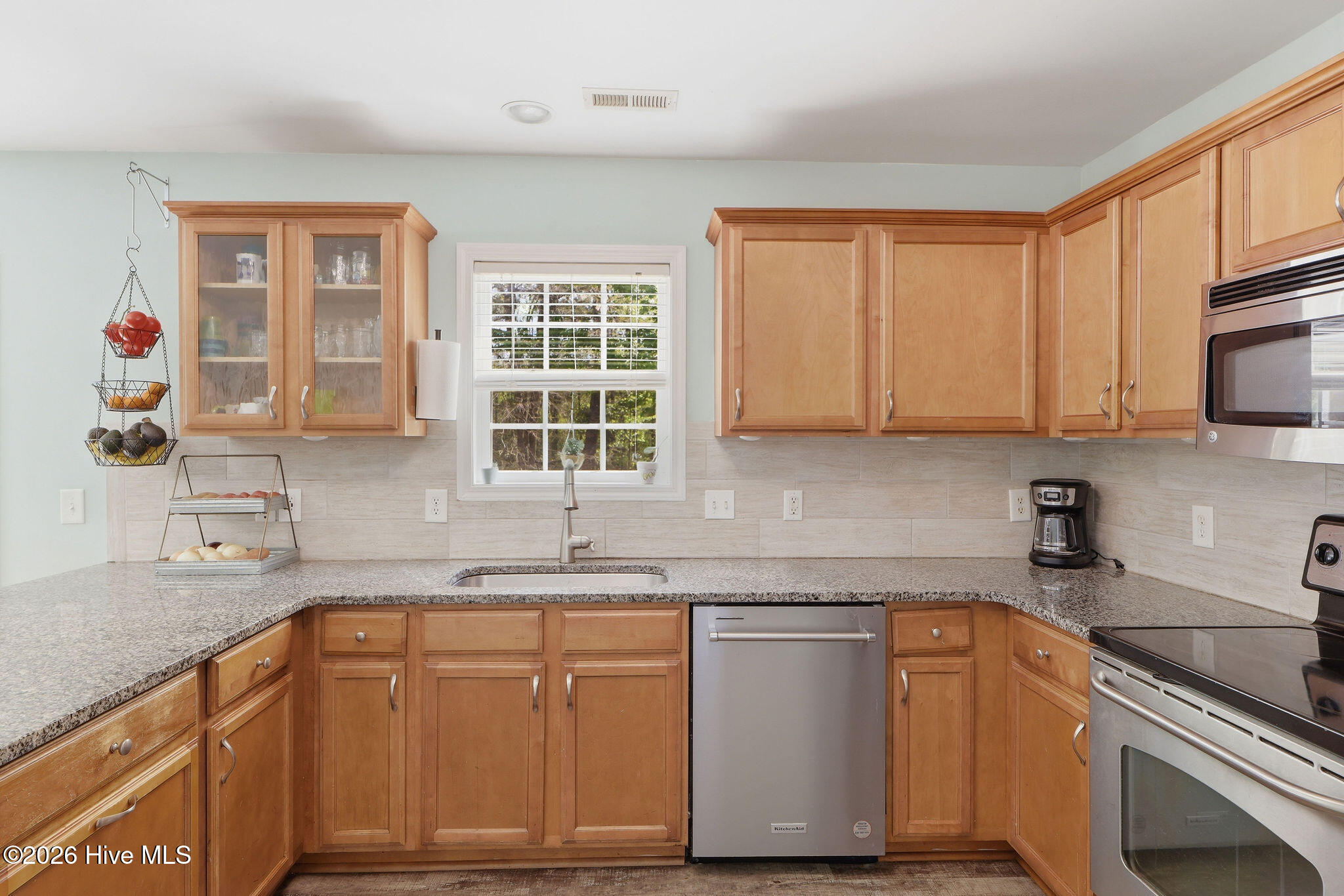 100565311 | Photo 18