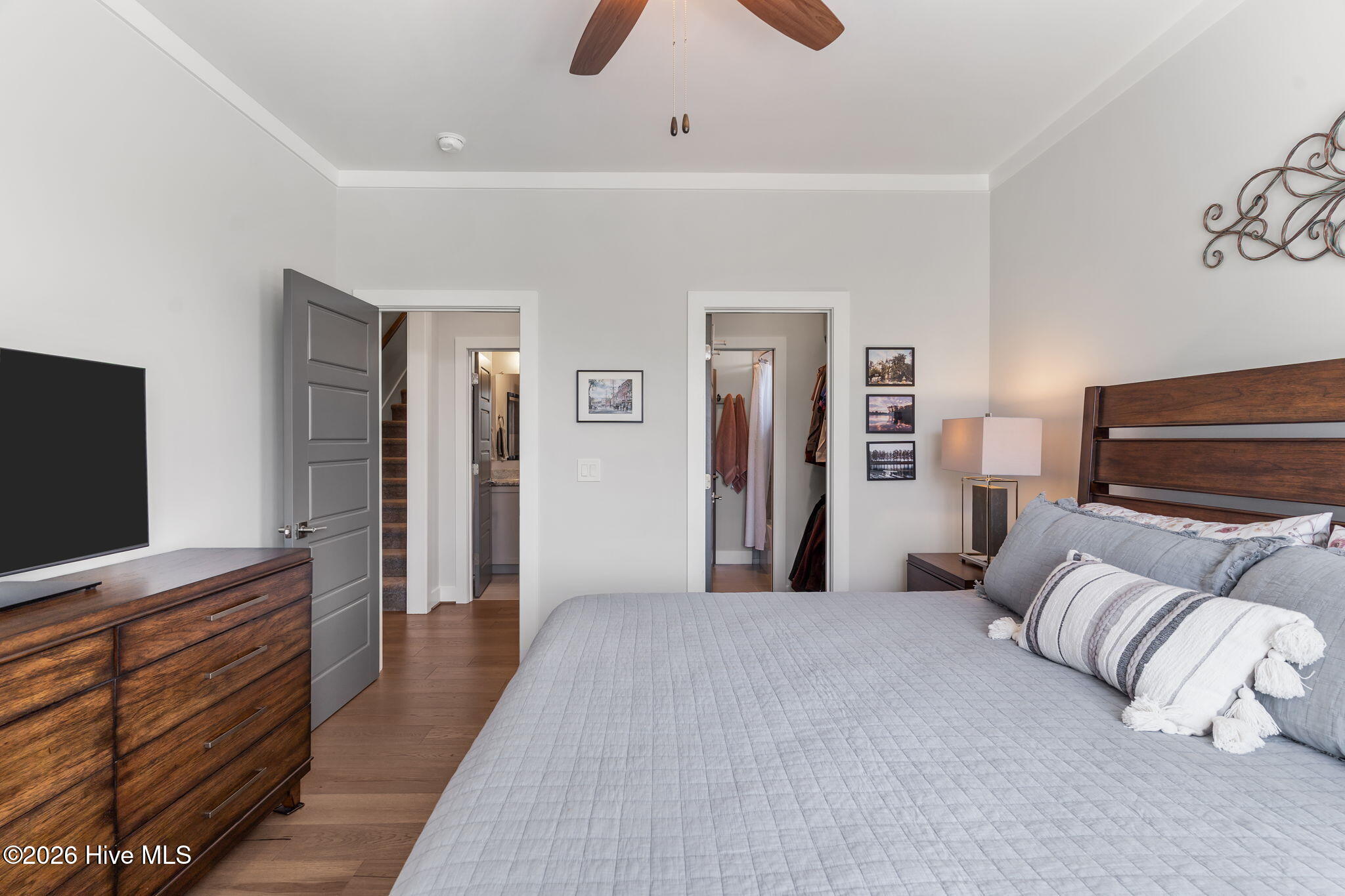 100568517 | Photo 30