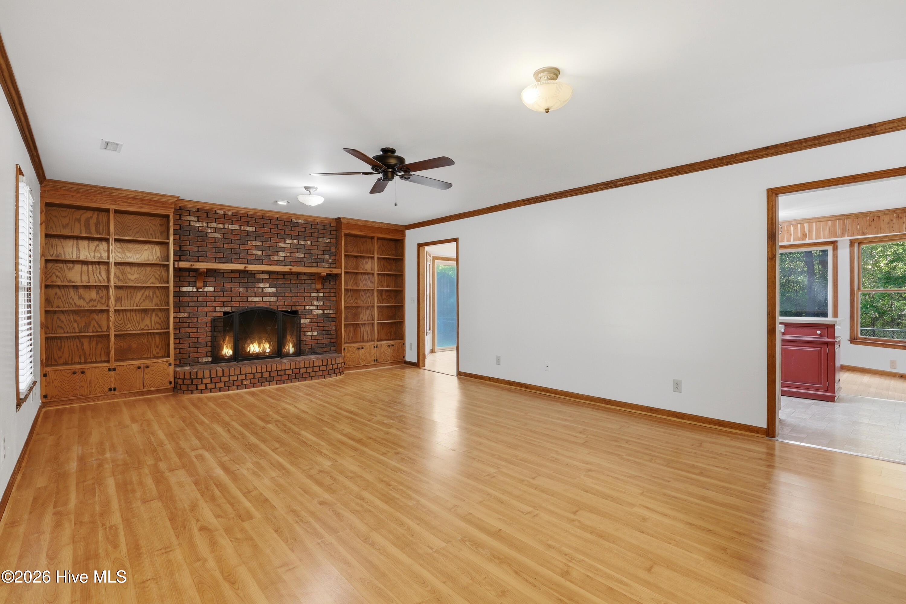 100569494 | Photo 25