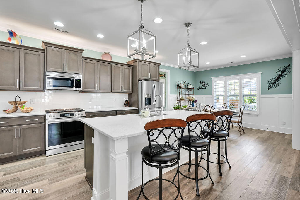 100561587 | Photo 10