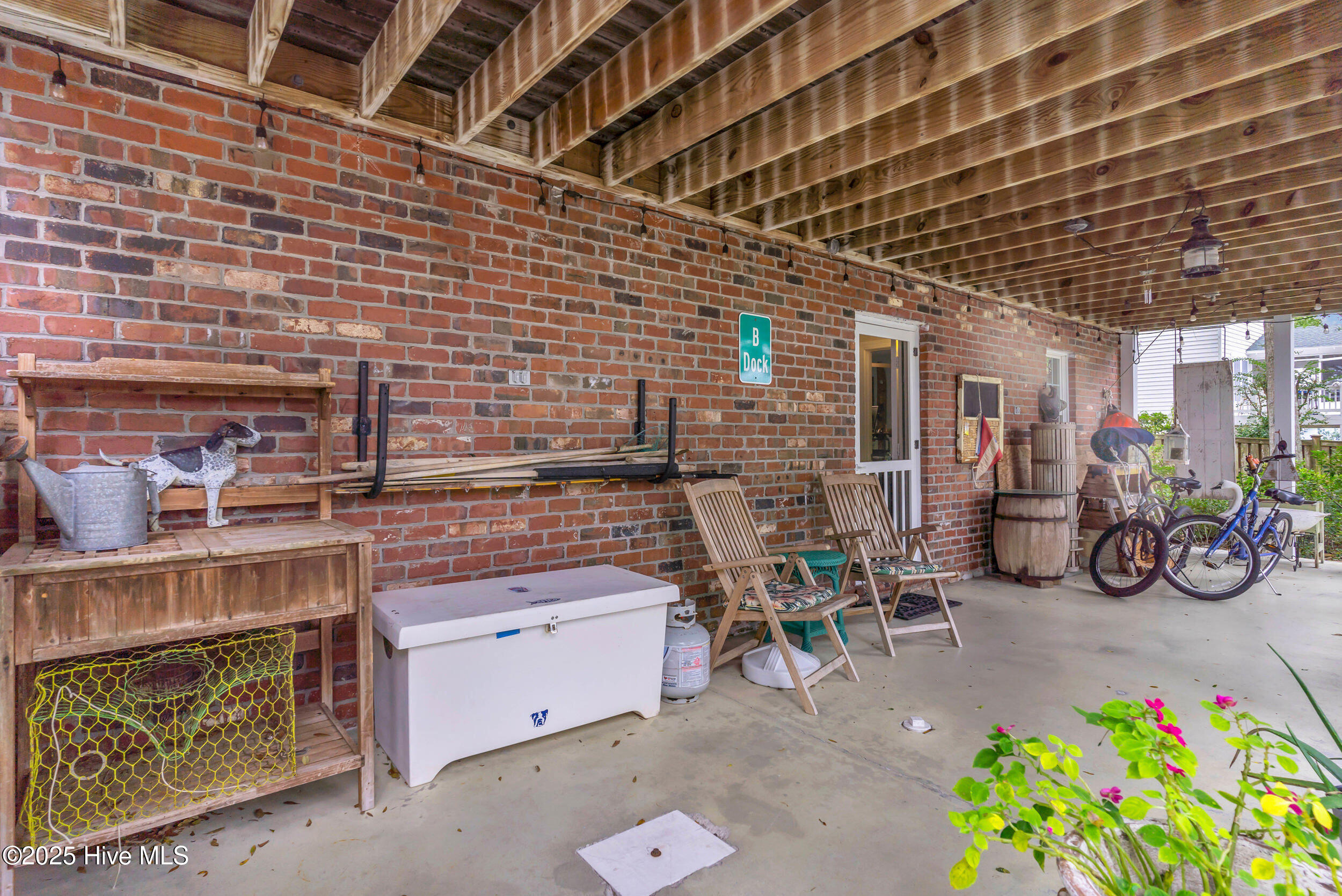 100537749 | Photo 54