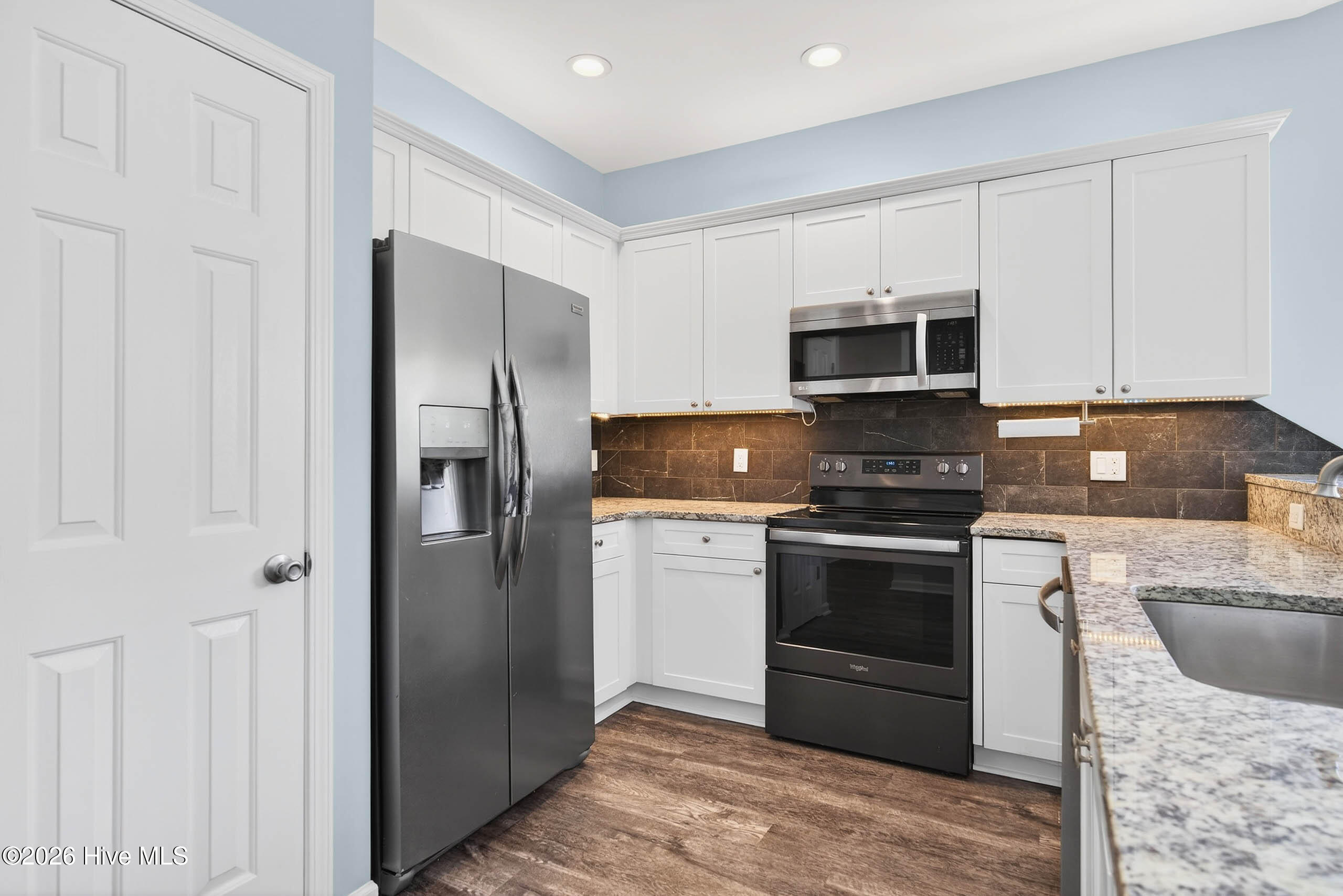 100564275 | Photo 11