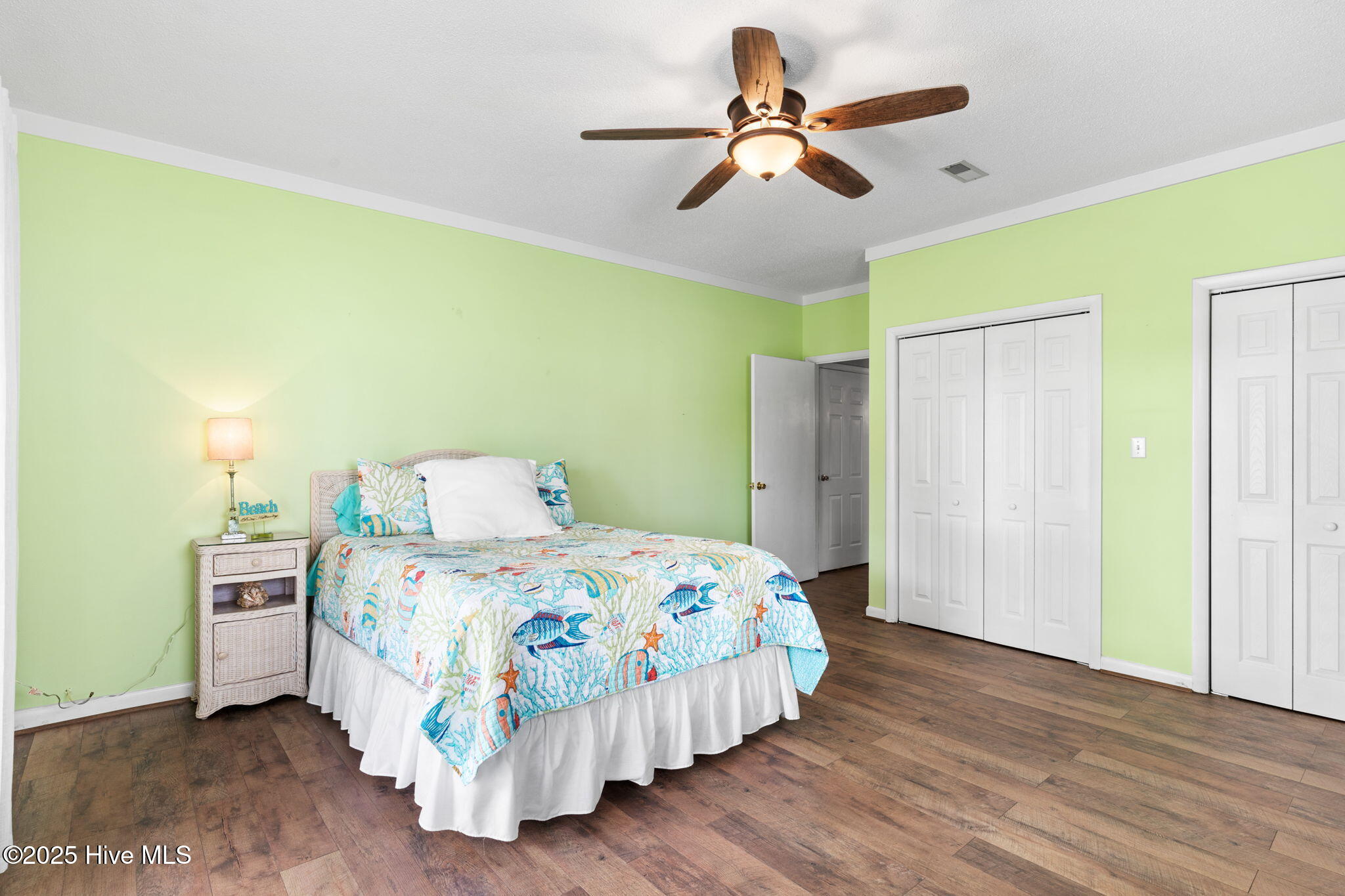 100544107 | Photo 33