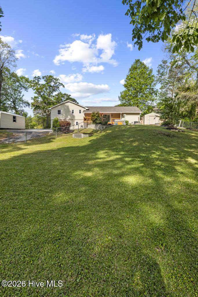 100570465 | Photo 51