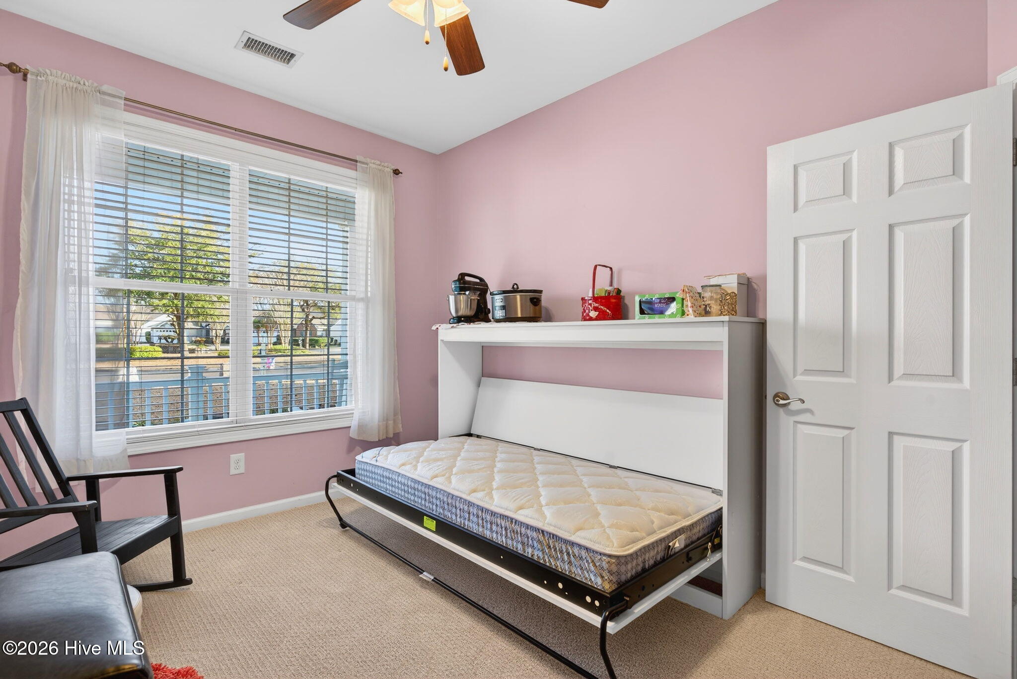 100558240 | Photo 25