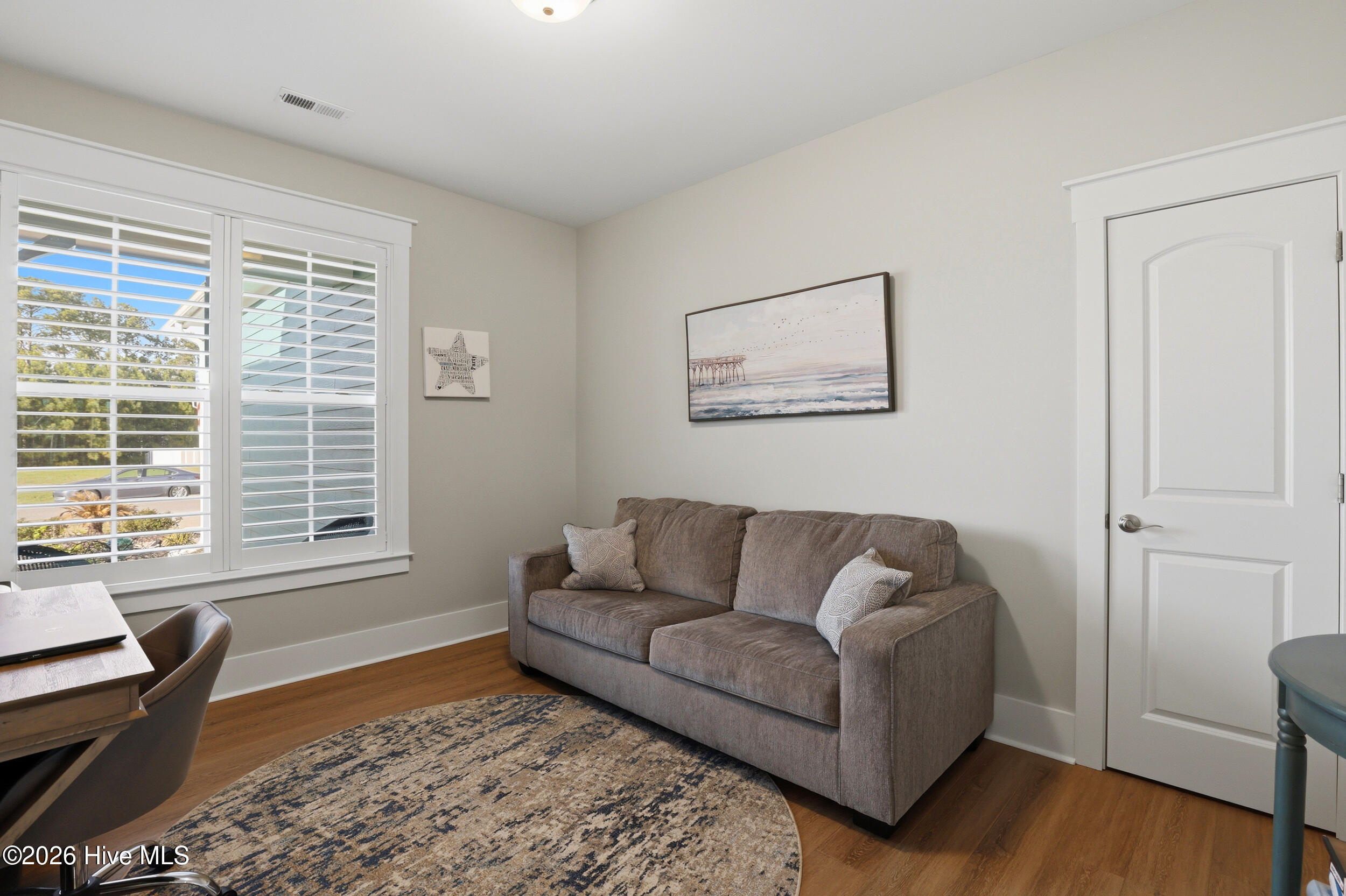 100562298 | Photo 54