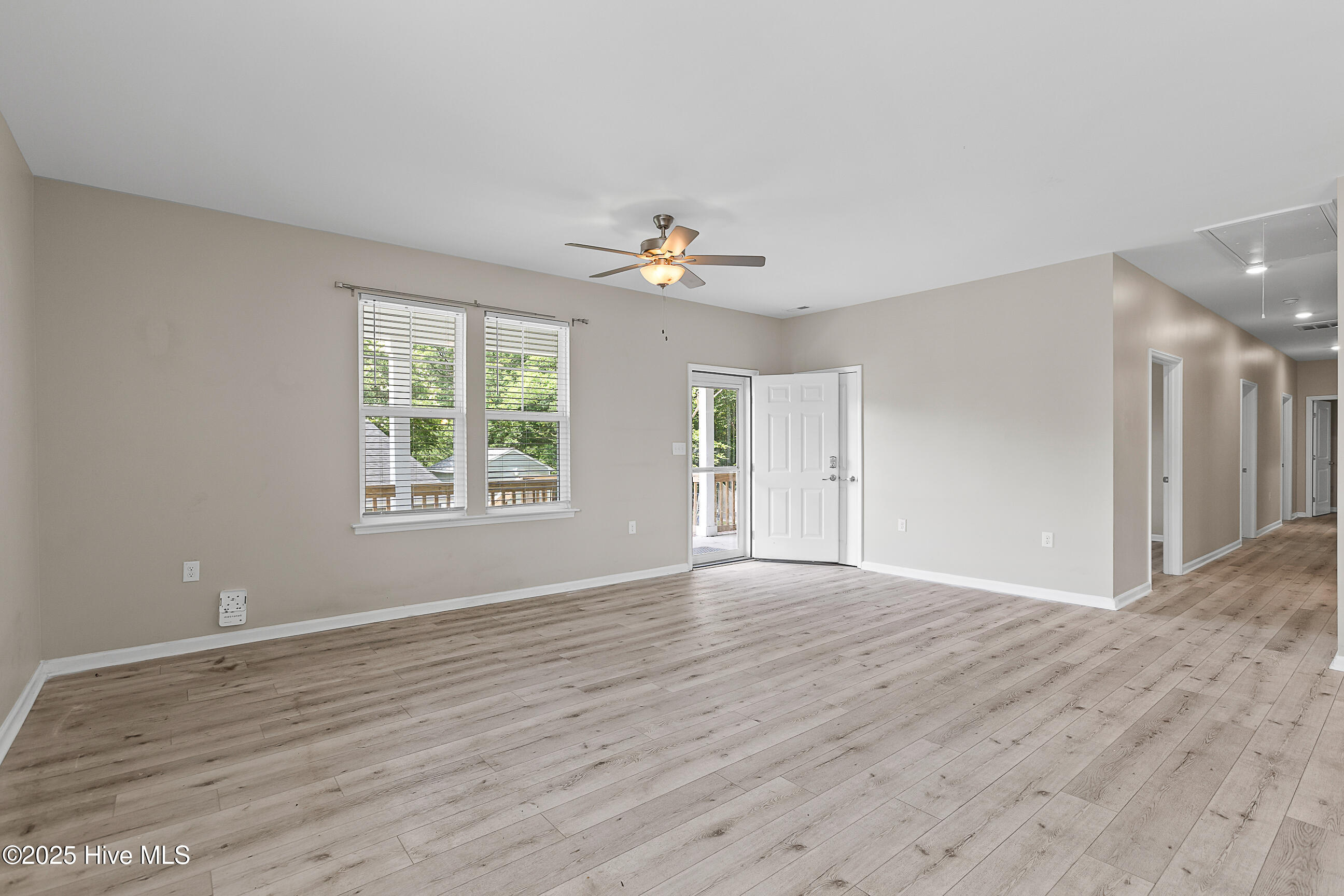 100516576 | Photo 10