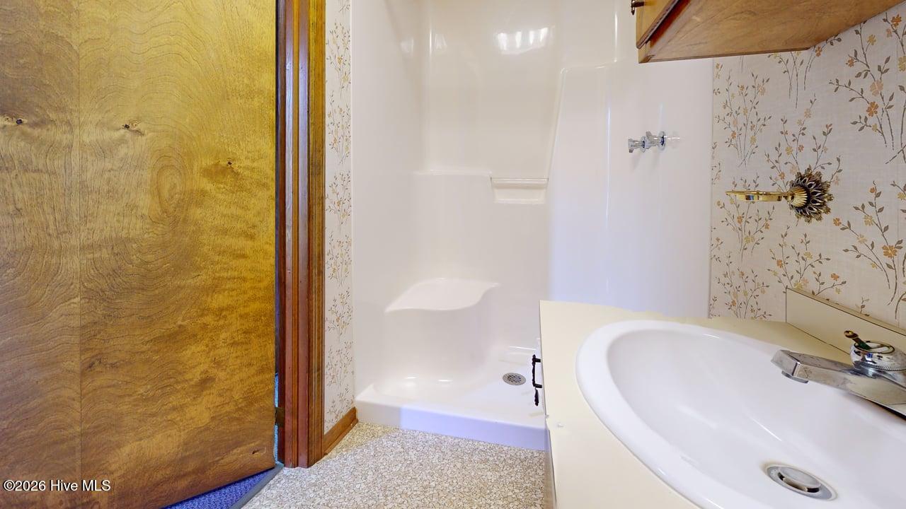 224 Memorial Drive UNIT A, Jacksonville, NC, 28546