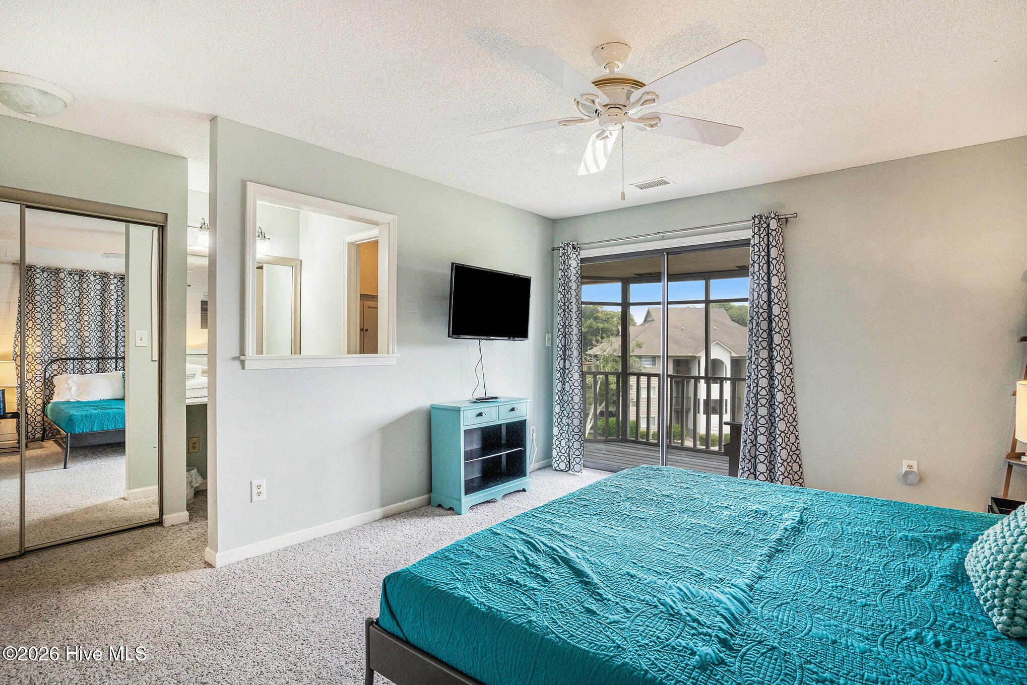 100559918 | Photo 15