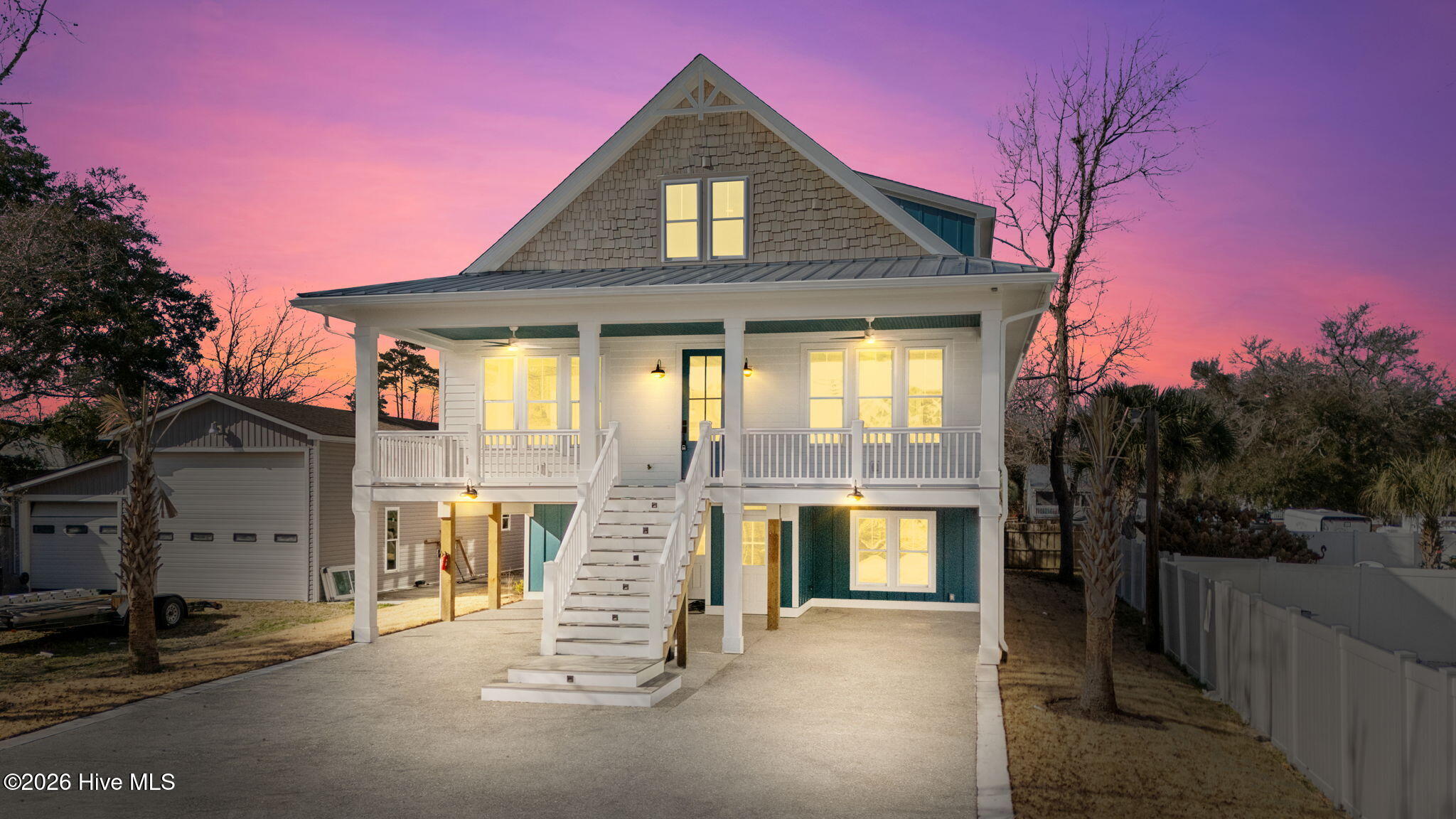 100548911 | Photo 66