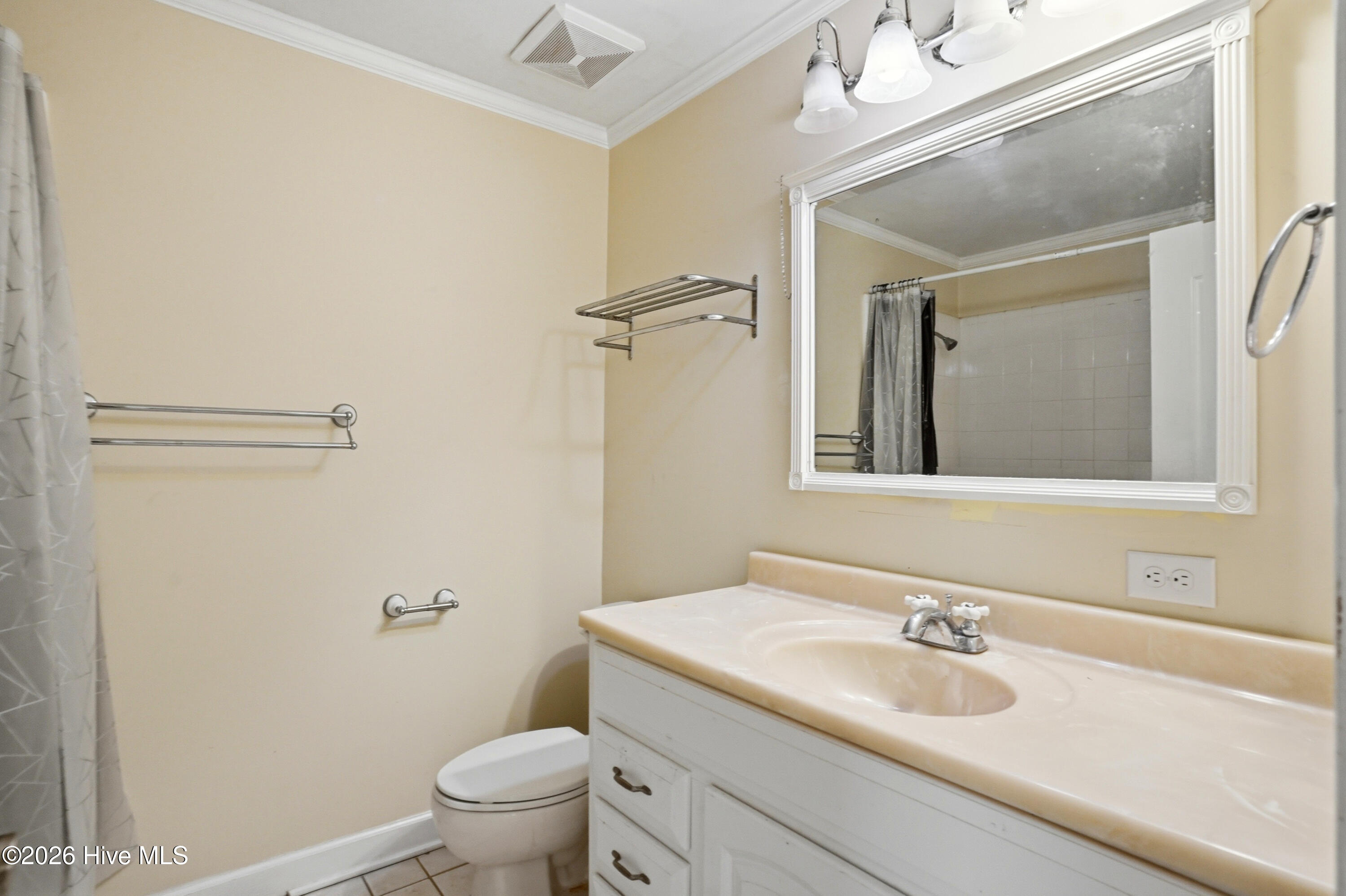 100567003 | Photo 21