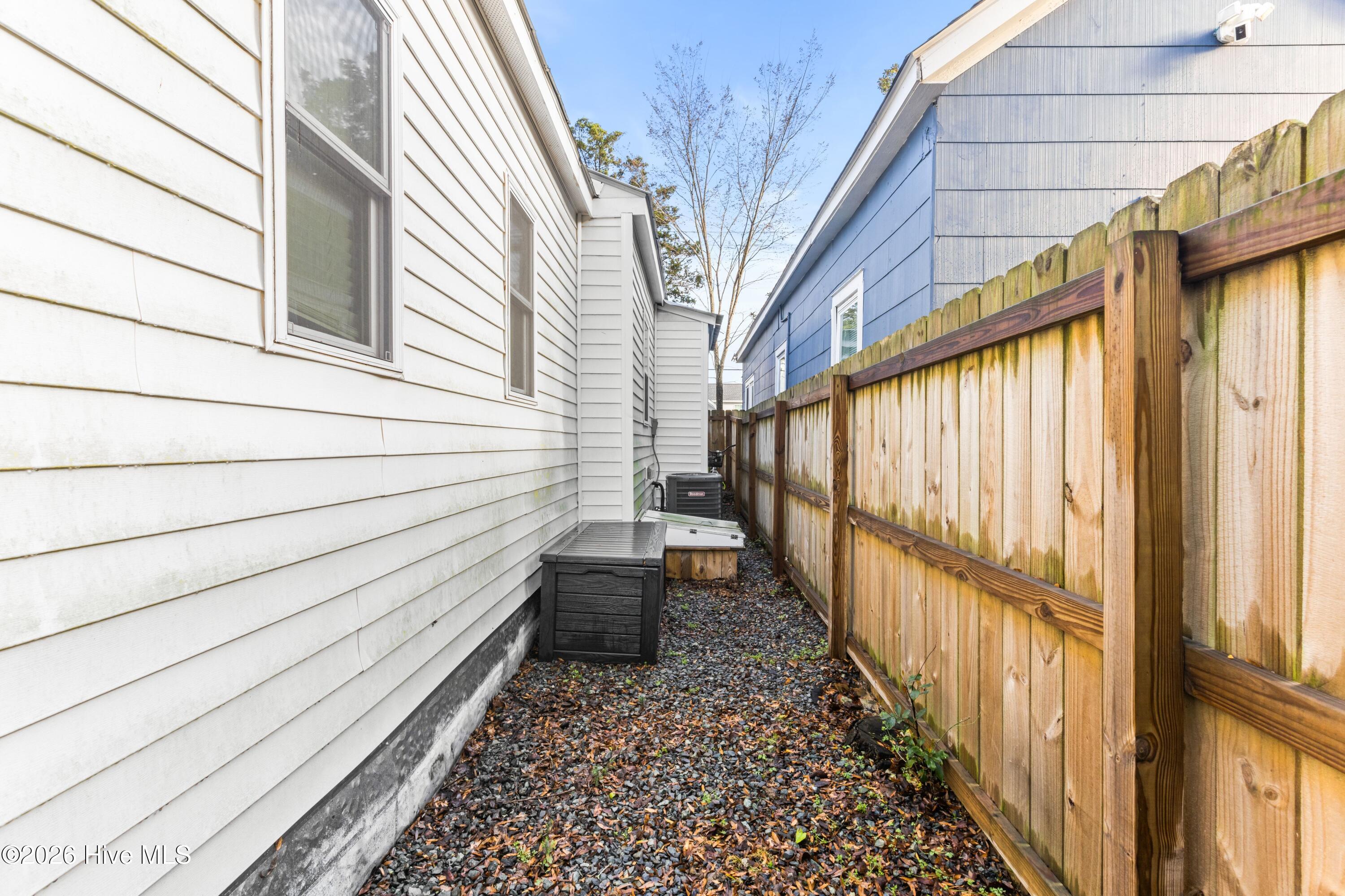 100559701 | Photo 28