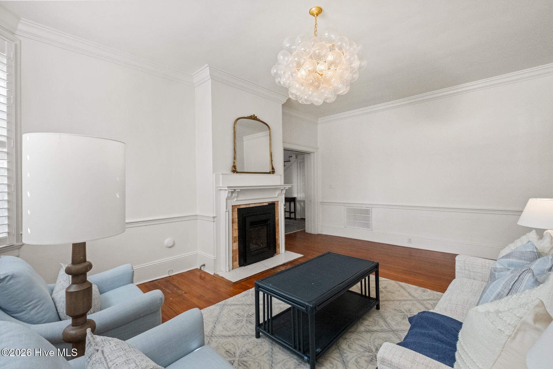 100556093 | Photo 14