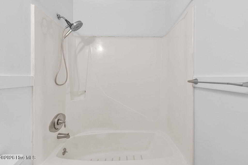 100566377 | Photo 29