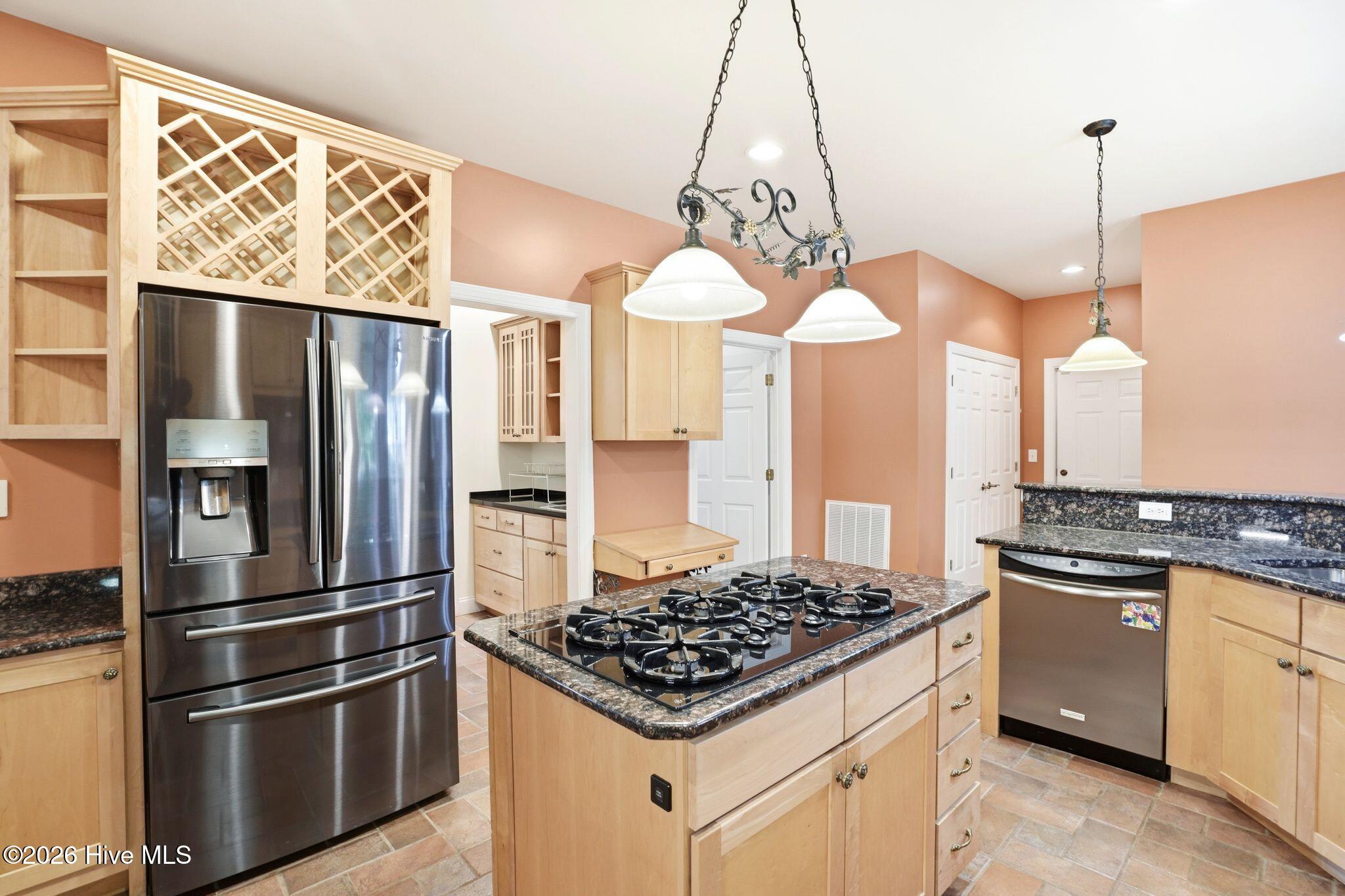 100563594 | Photo 29