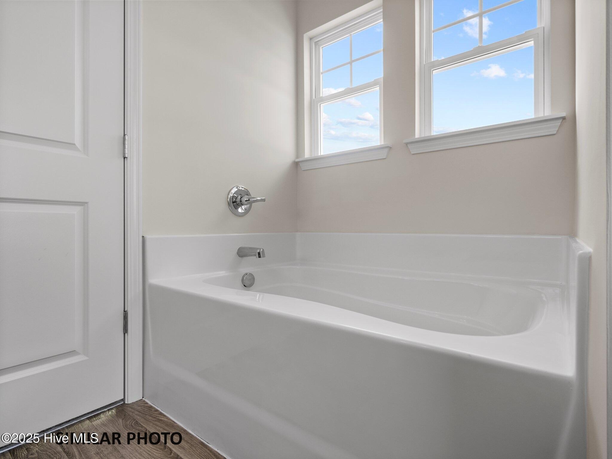 100548702 | Photo 27