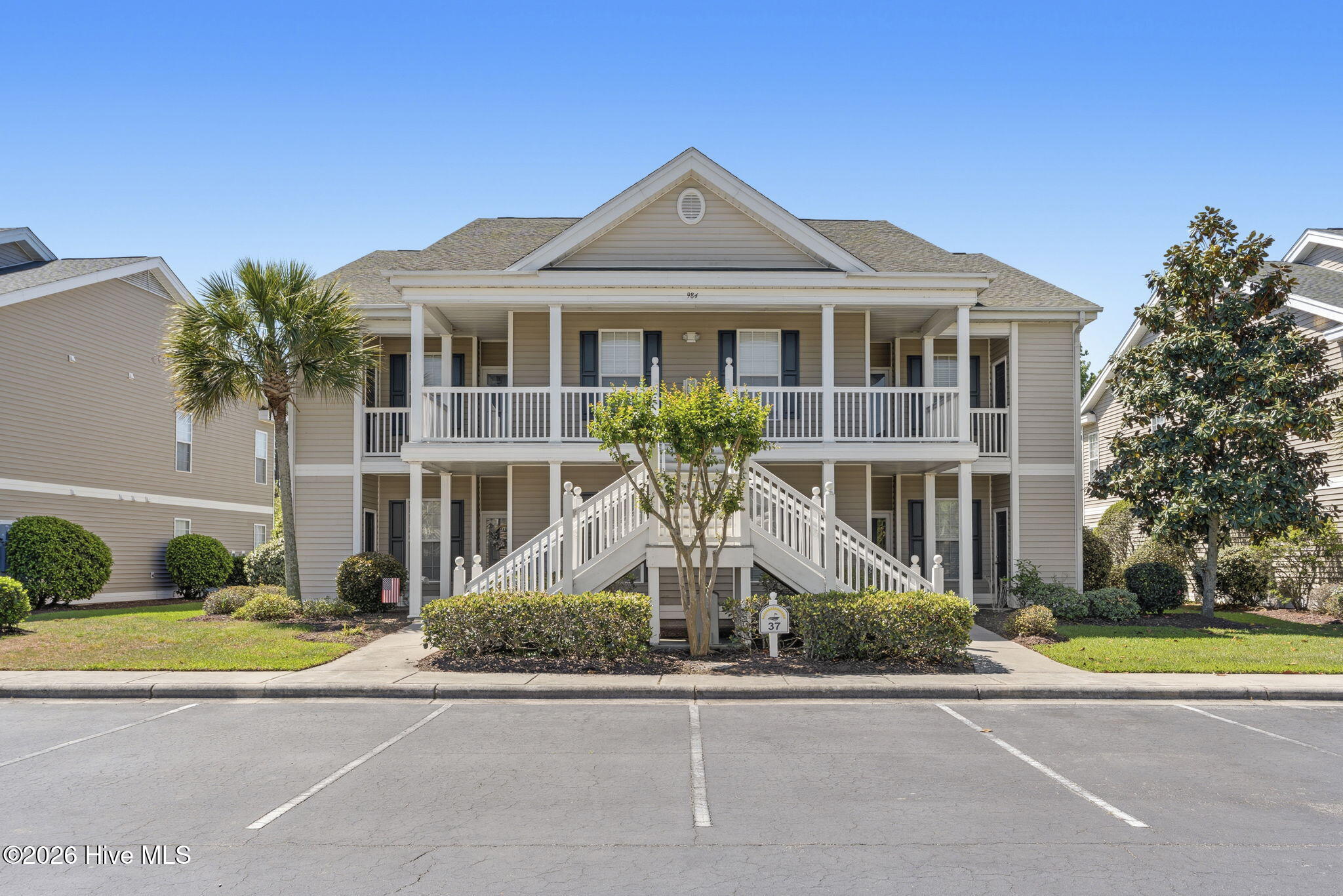 100569052 | Photo 34