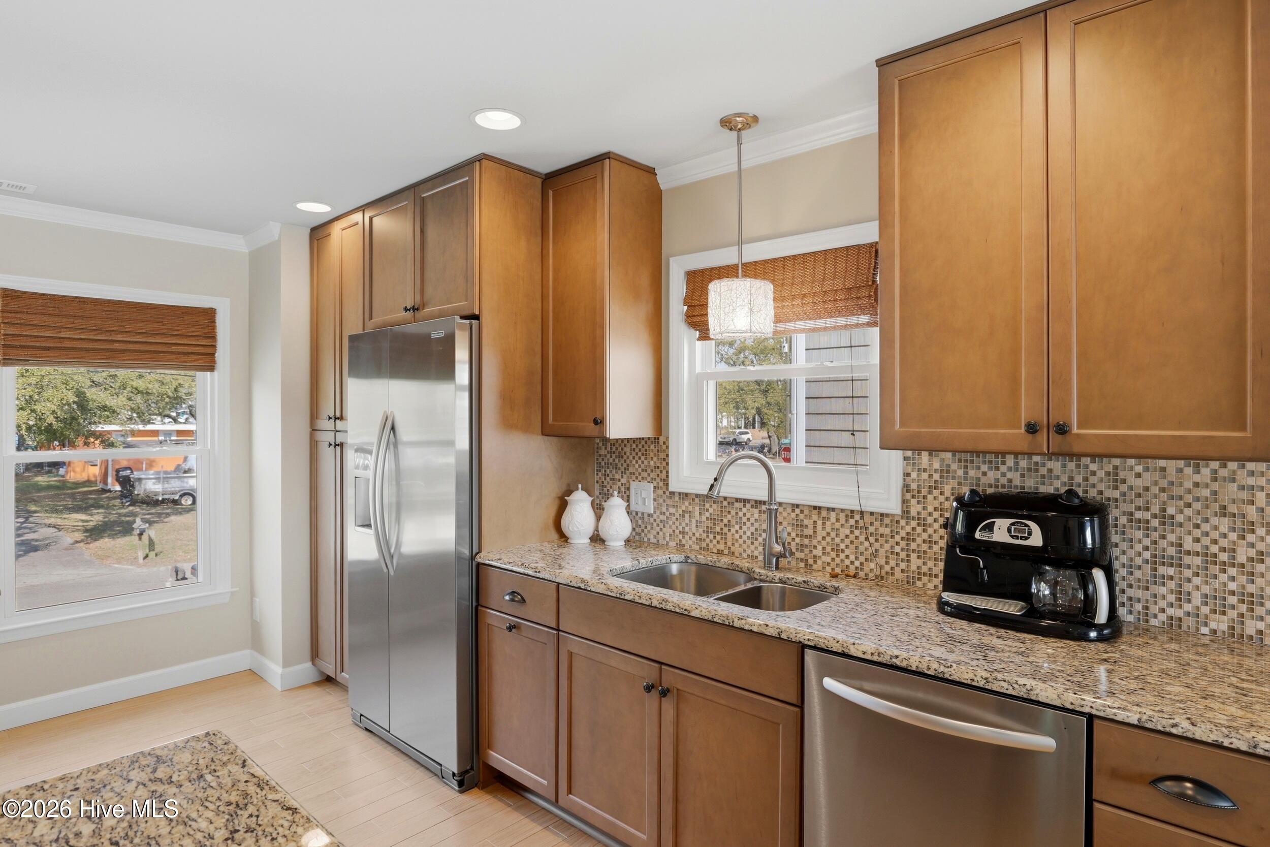 100559731 | Photo 23