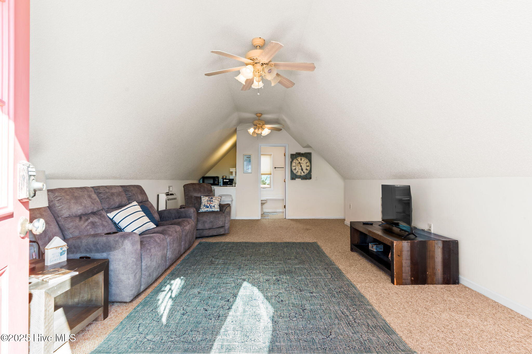 100539848 | Photo 28