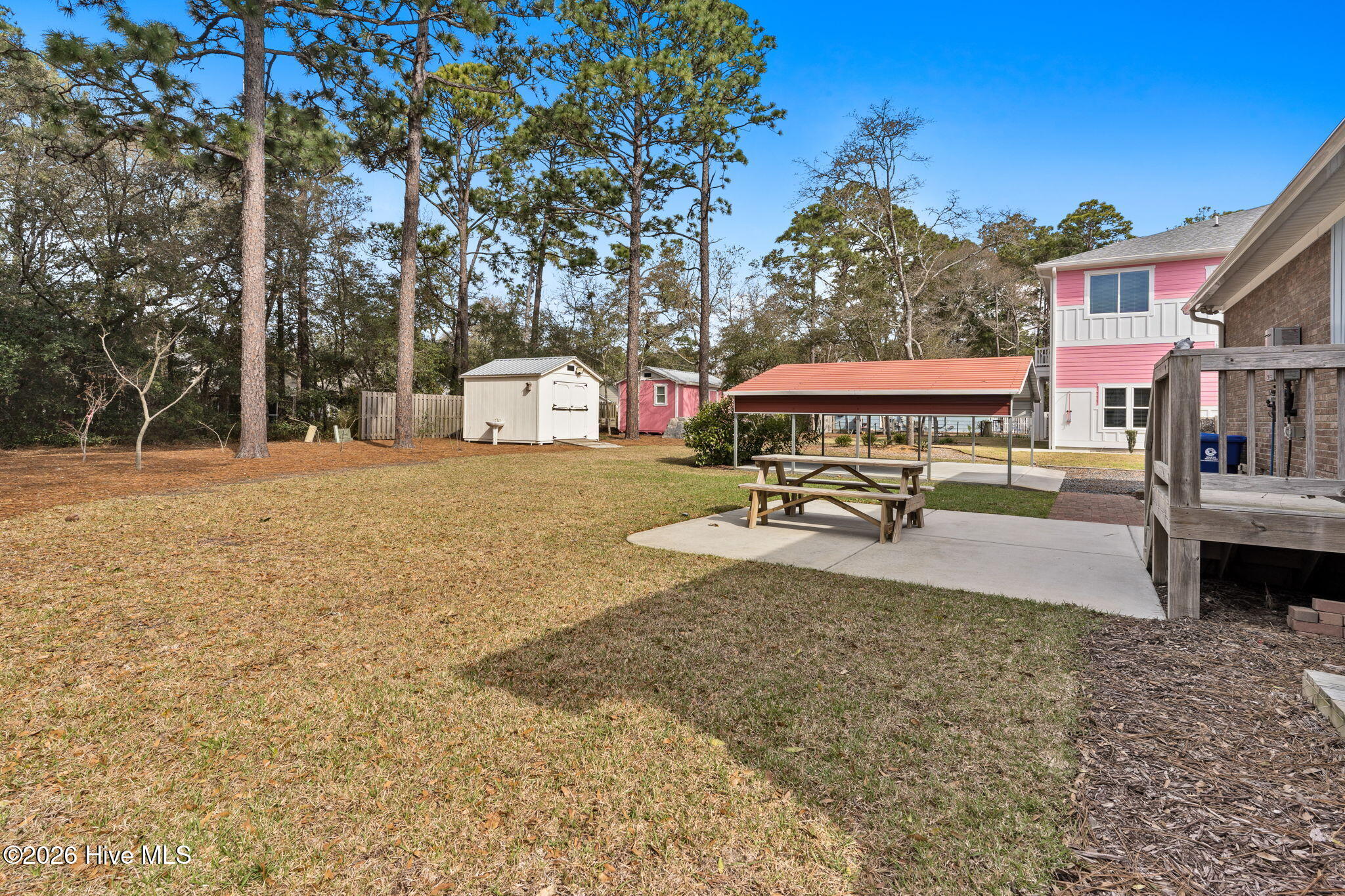 100562646 | Photo 37