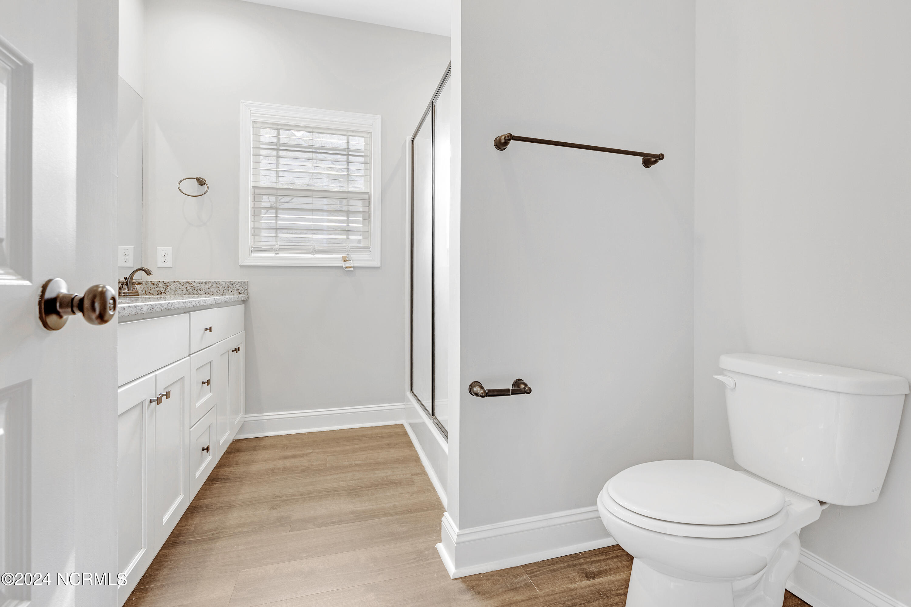 100561583 | Photo 12