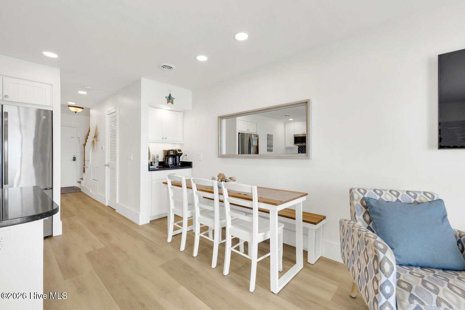 100569348 | Photo 15