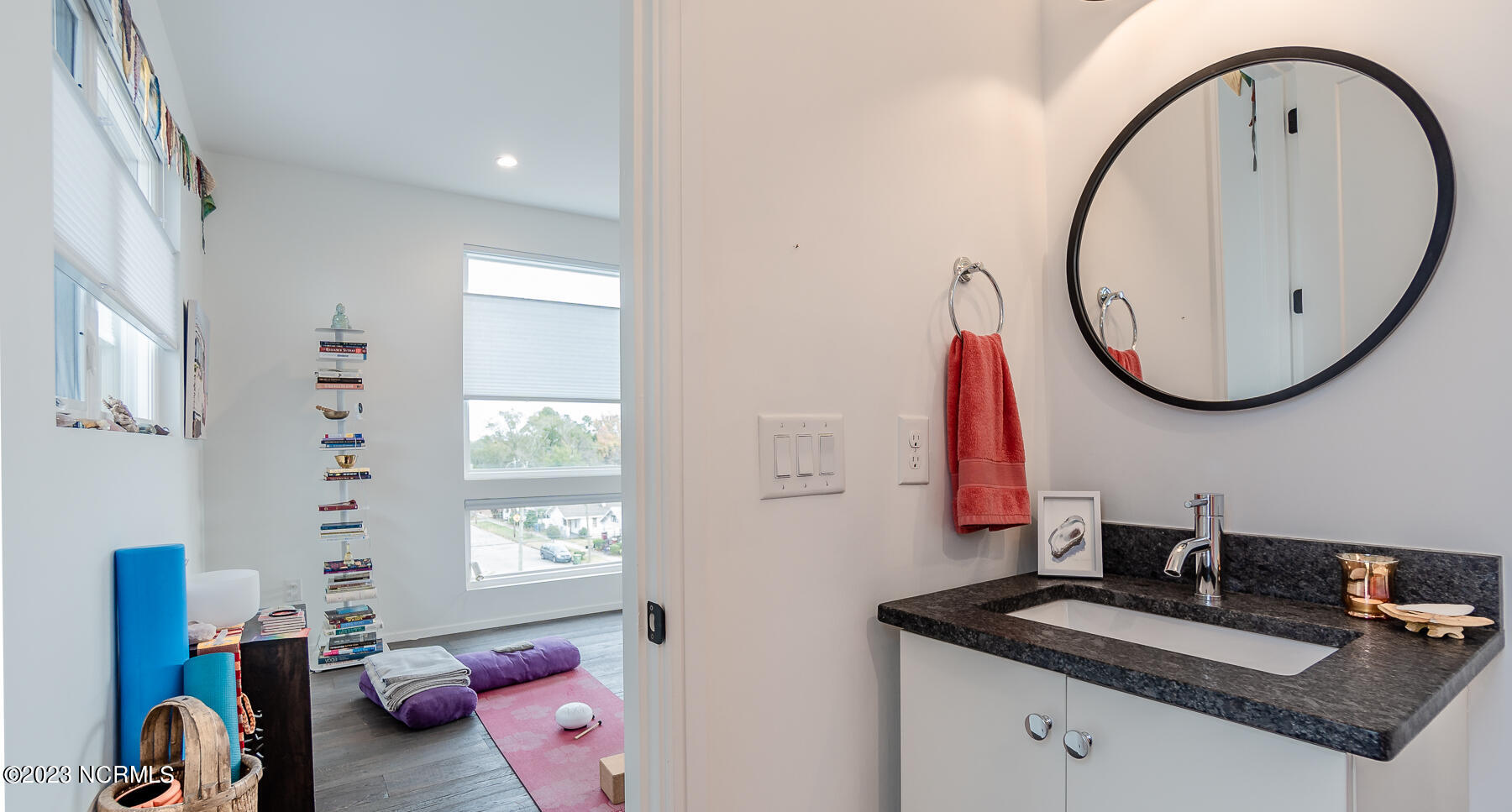 100552304 | Photo 38