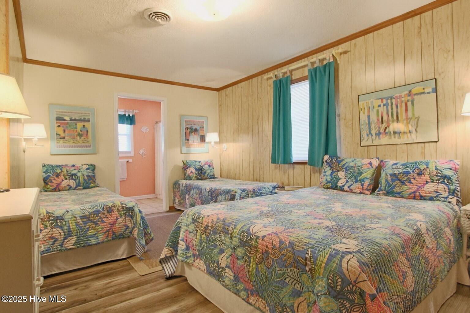 100503699 | Photo 42