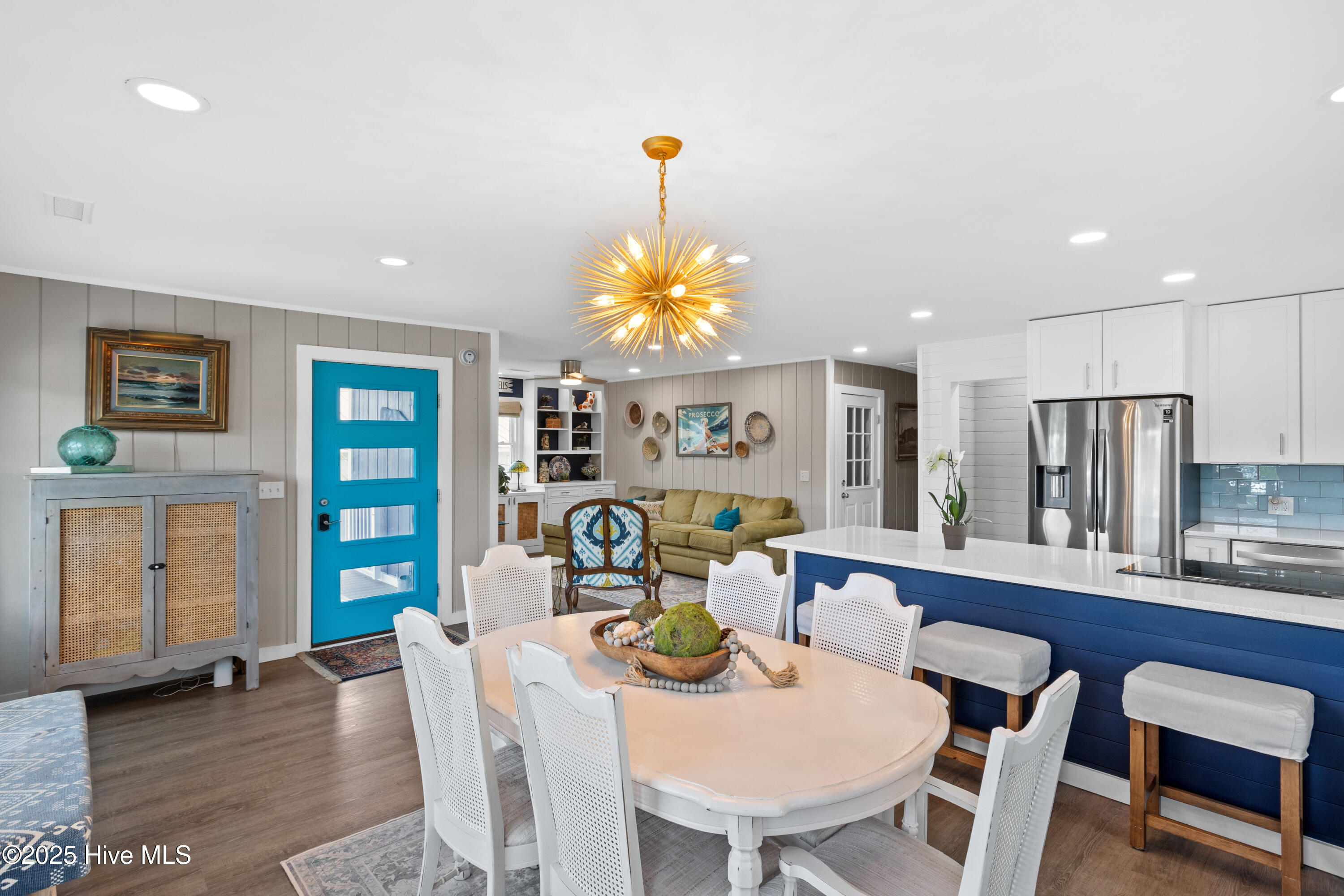 100567814 | Photo 14