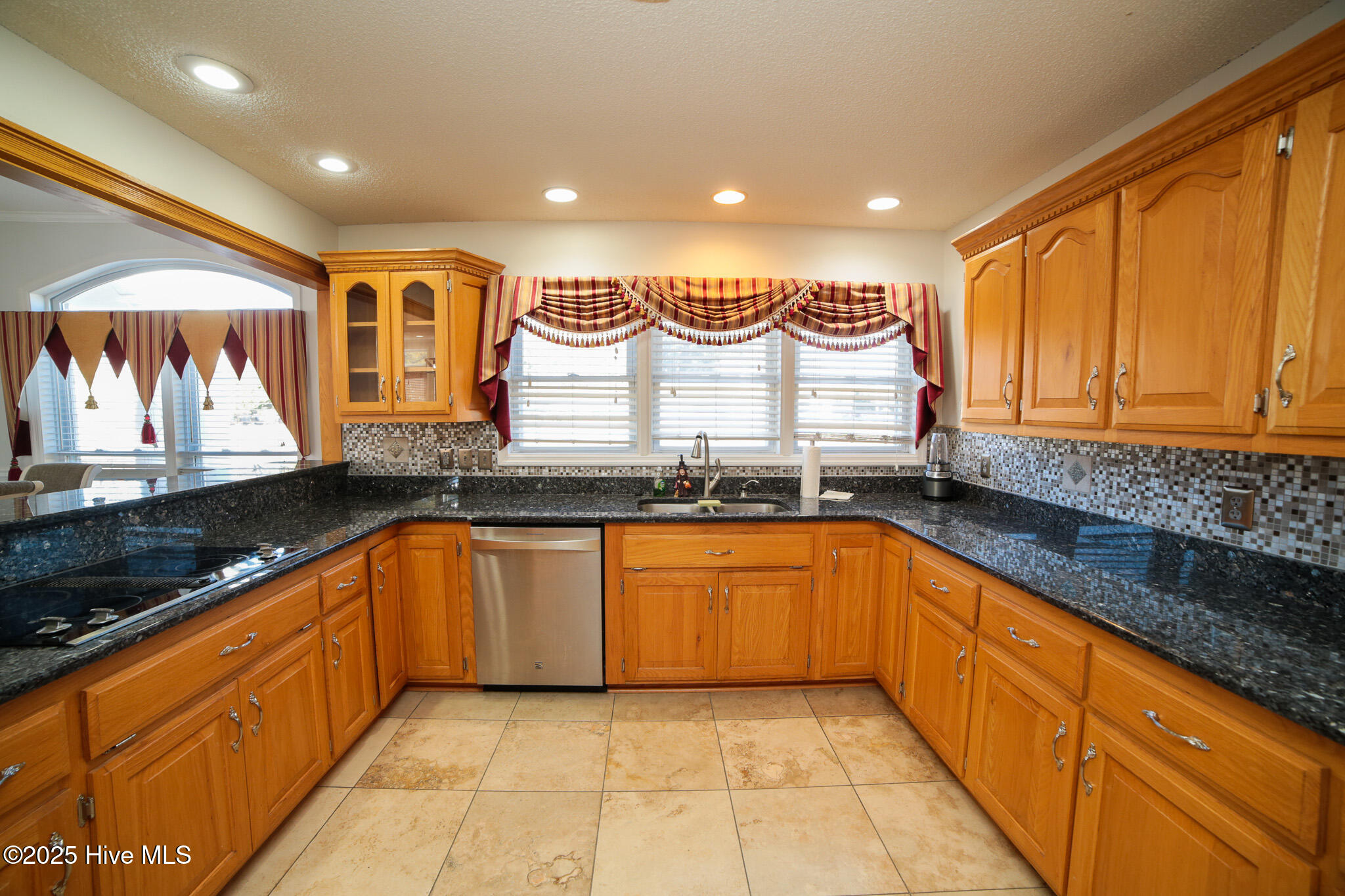 100546342 | Photo 60