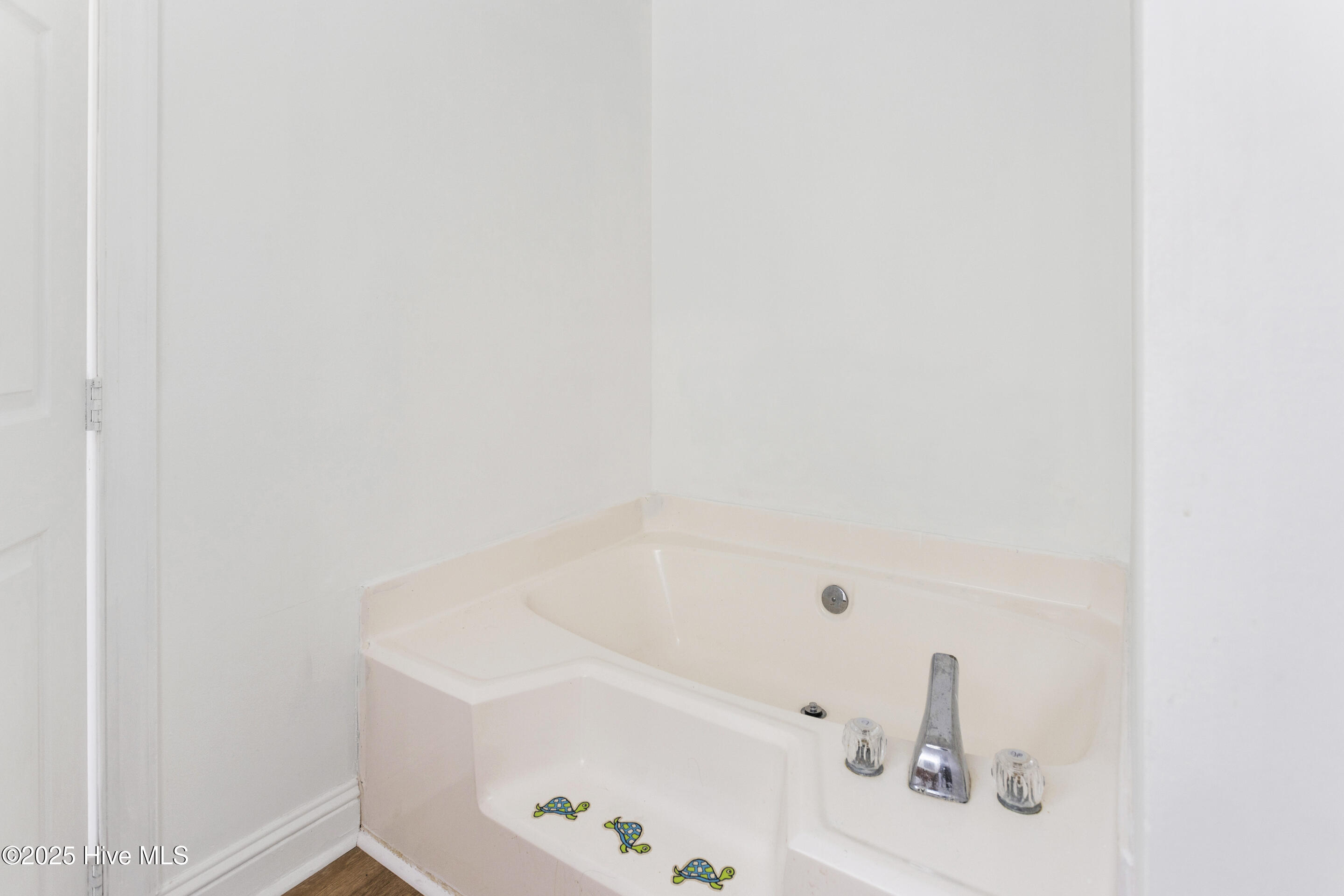 100548338 | Photo 18