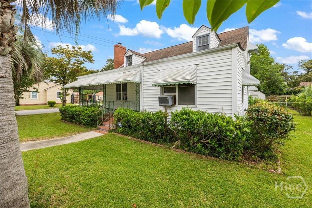 Photo 2 of Single family home for sale at 2202 E 41st Street, Savannah, GA 31404 | MLS# SA365931 | Listing updated on 2026-10-06