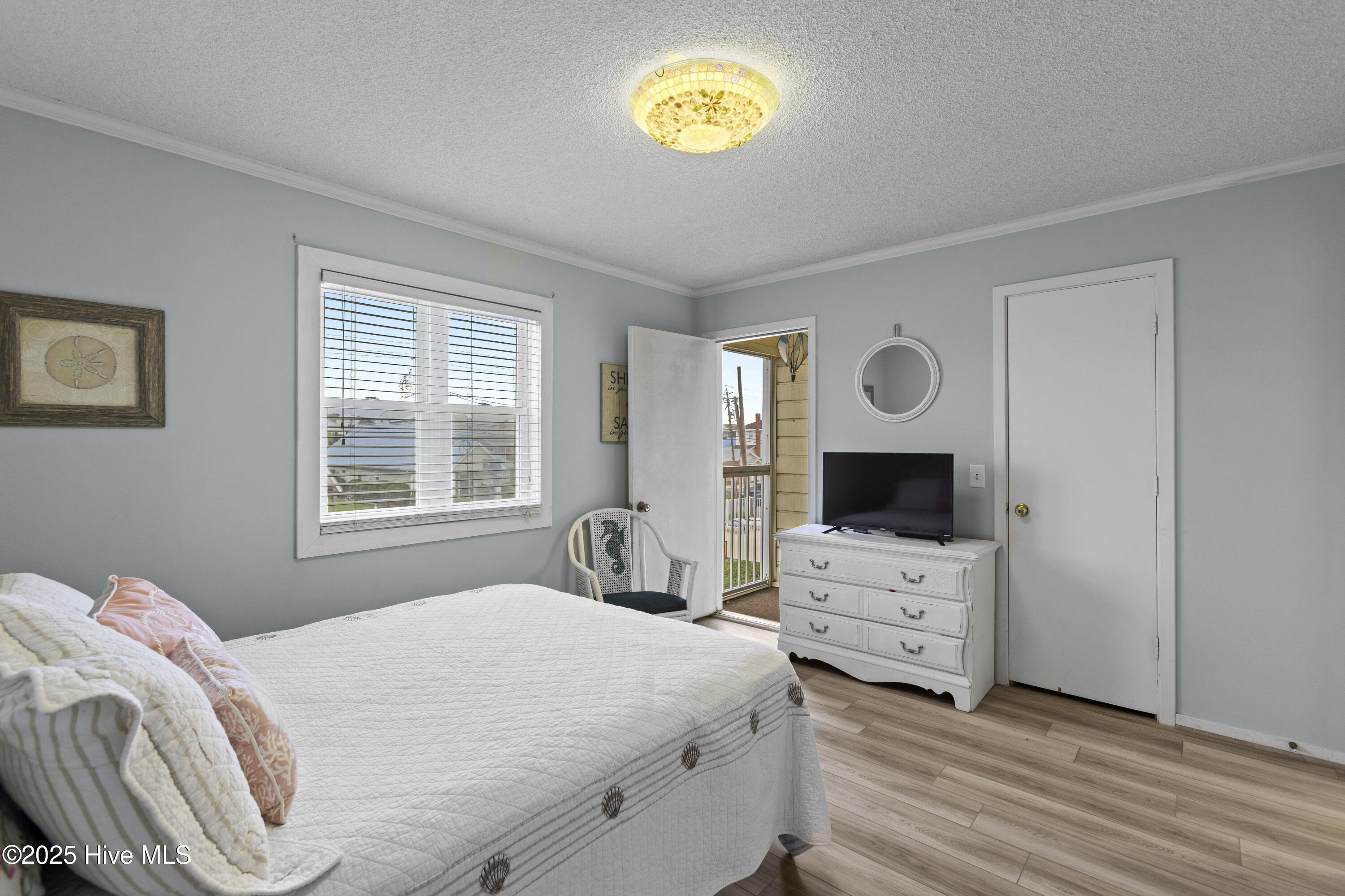 100514890 | Photo 17