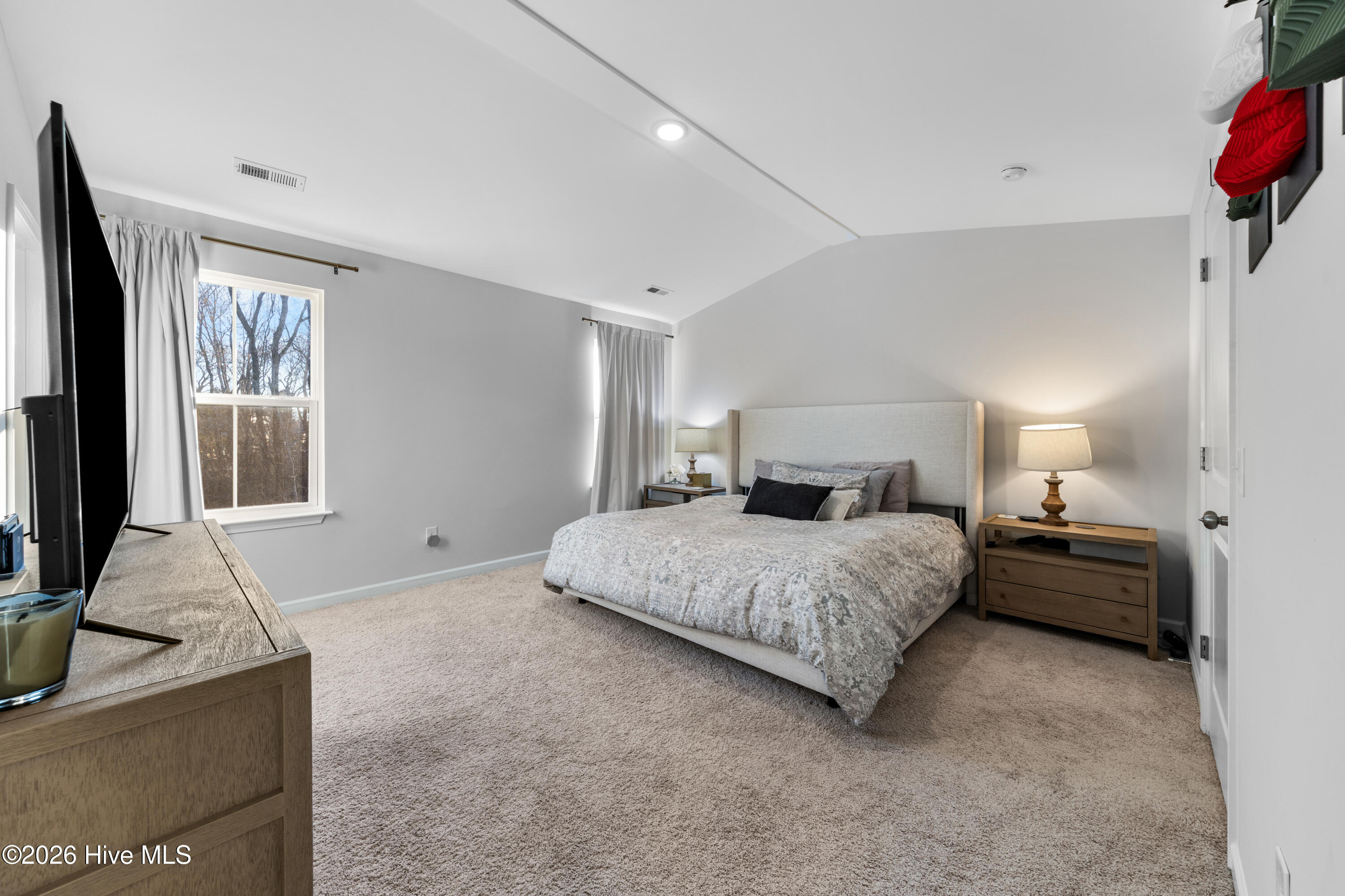 100555371 | Photo 24