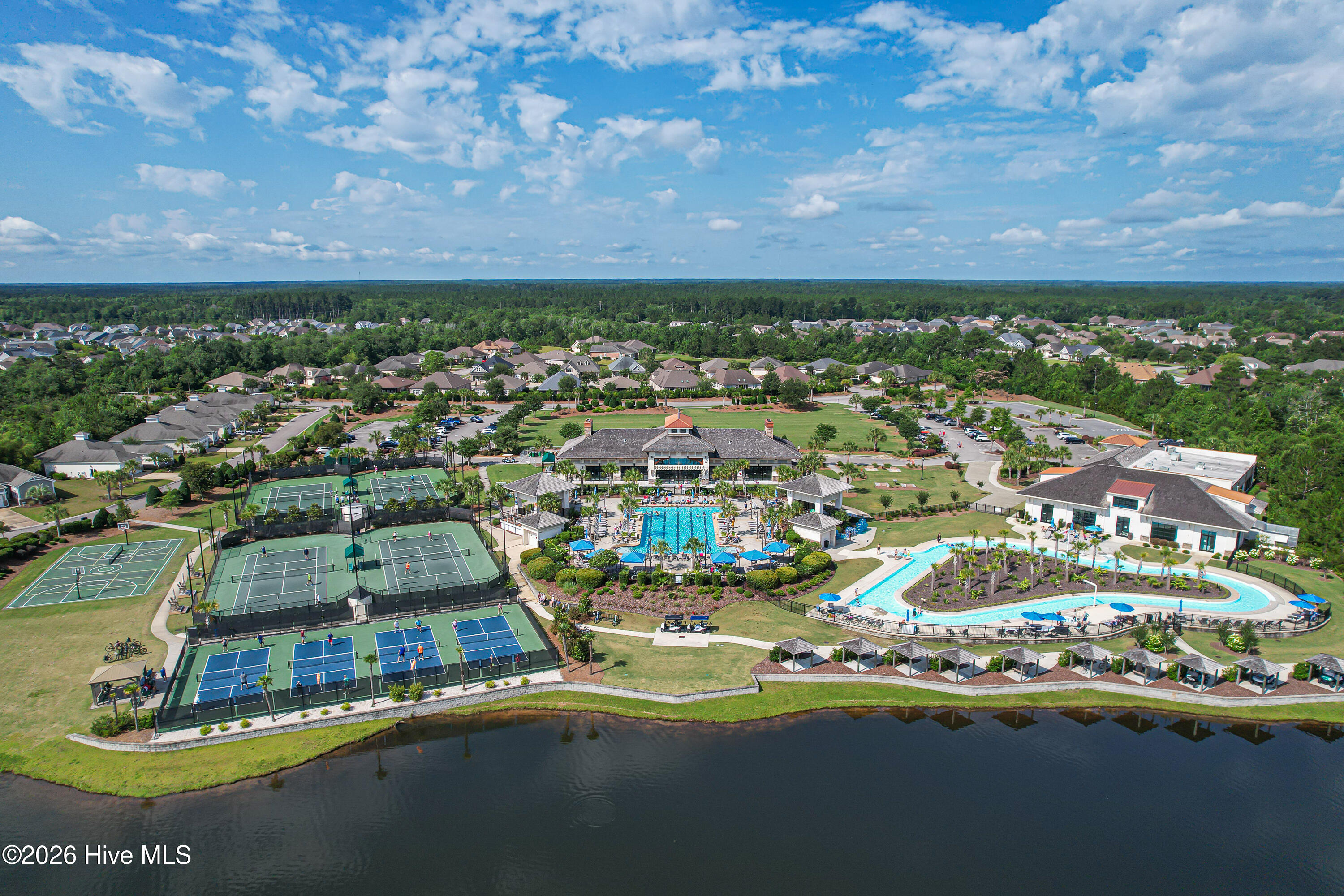 100564849 | Photo 71