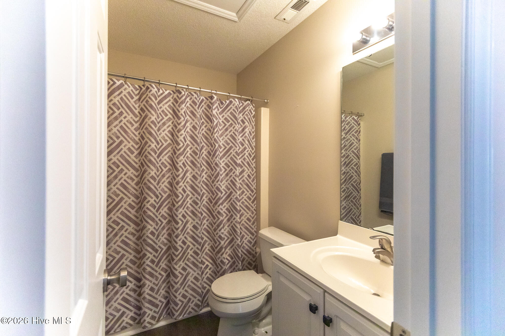 100553008 | Photo 12