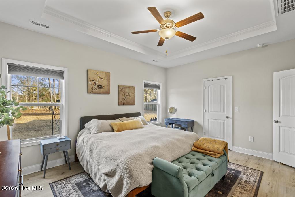 100554111 | Photo 19