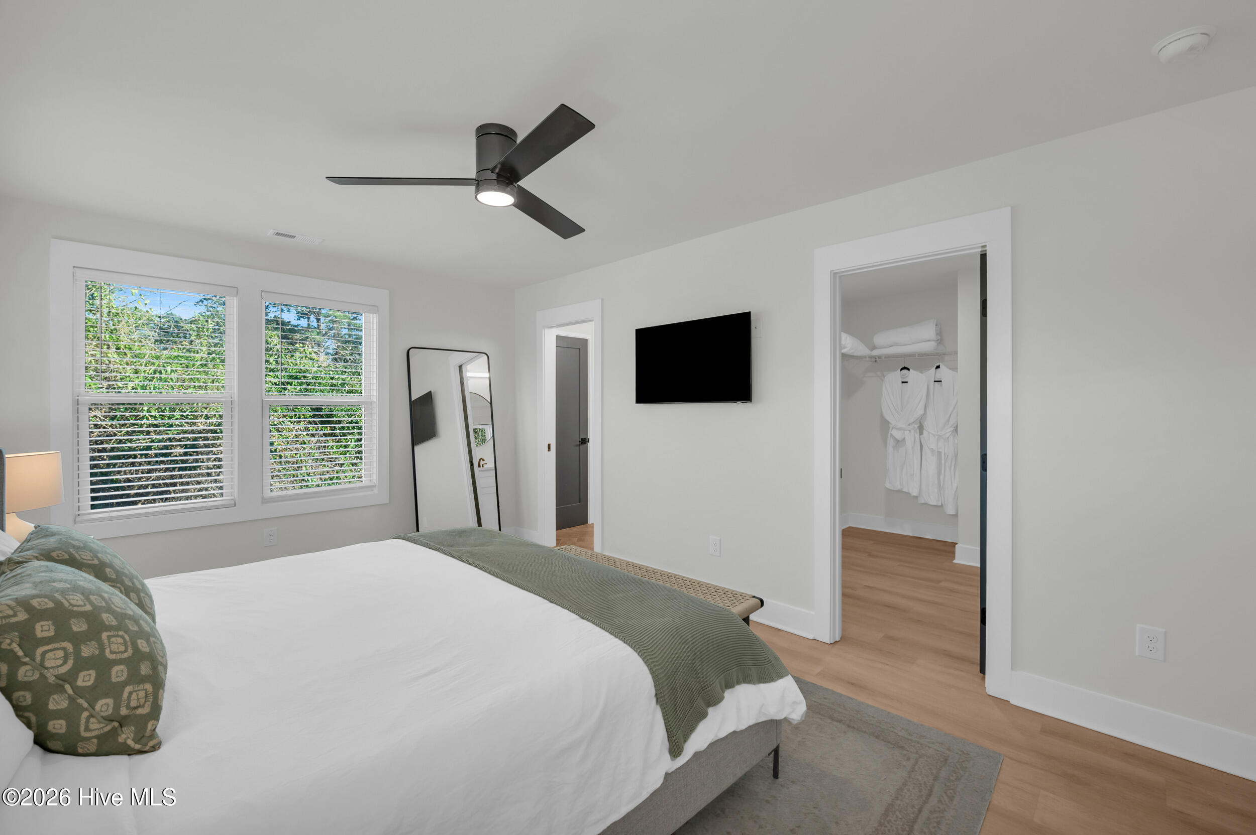 100553113 | Photo 18