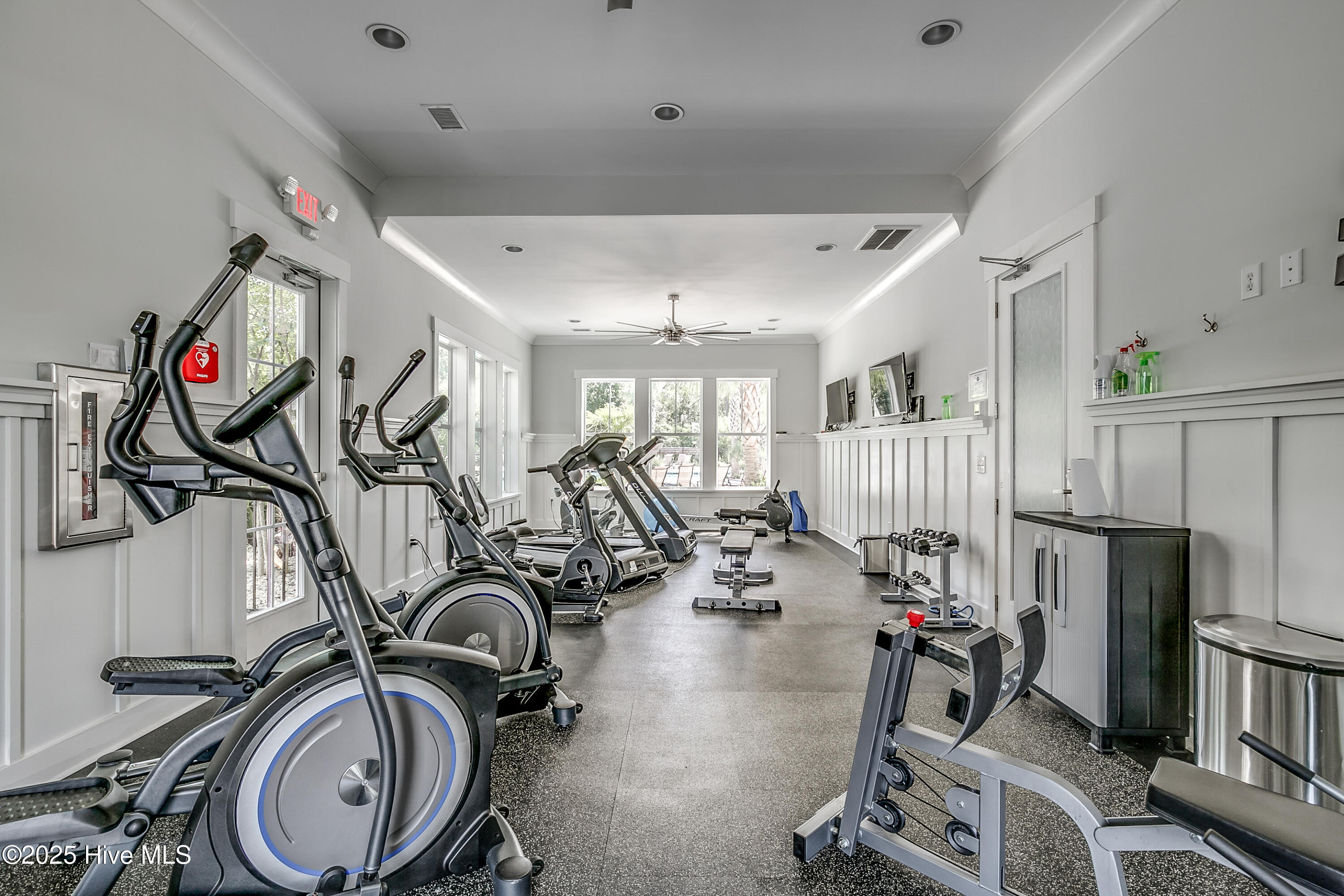 100543615 | Photo 63