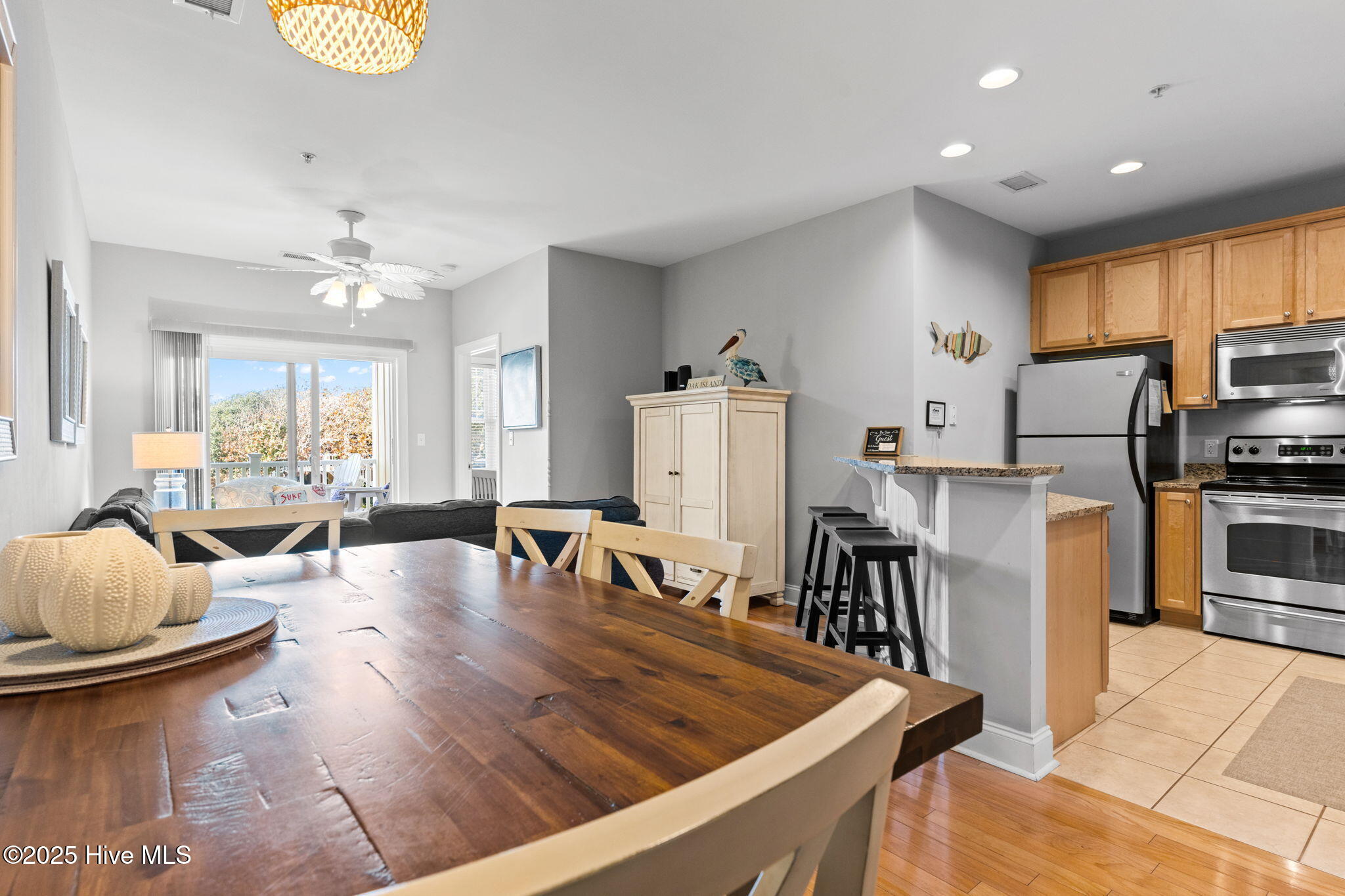 100545240 | Photo 11