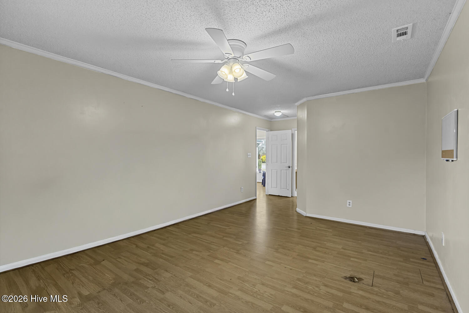 100554638 | Photo 21