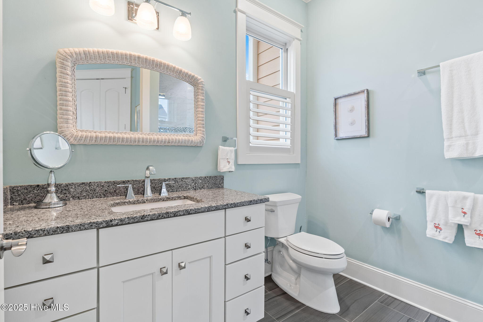 100562401 | Photo 53