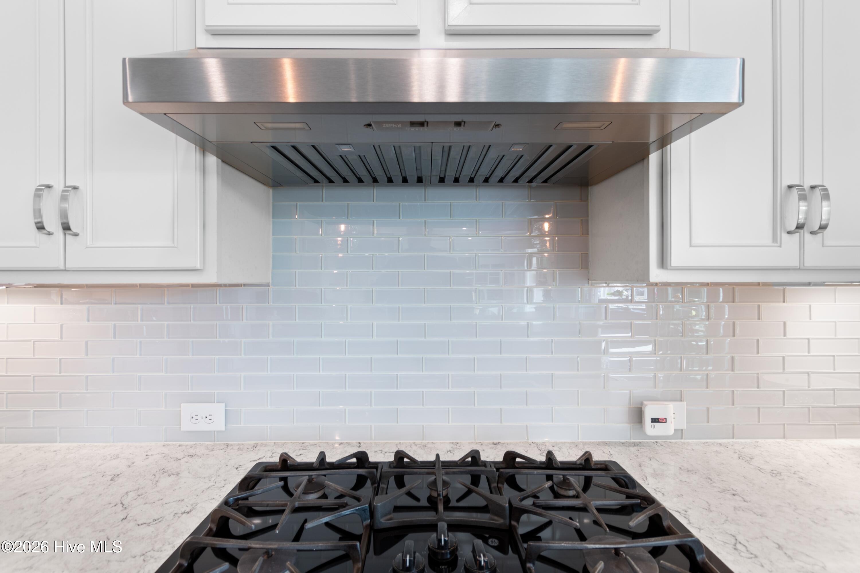 100560288 | Photo 29