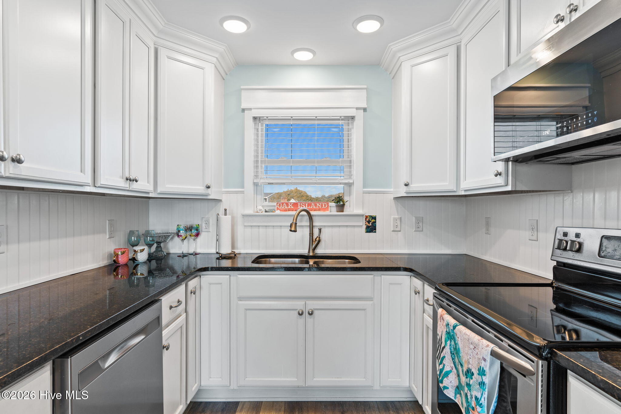 100556597 | Photo 10