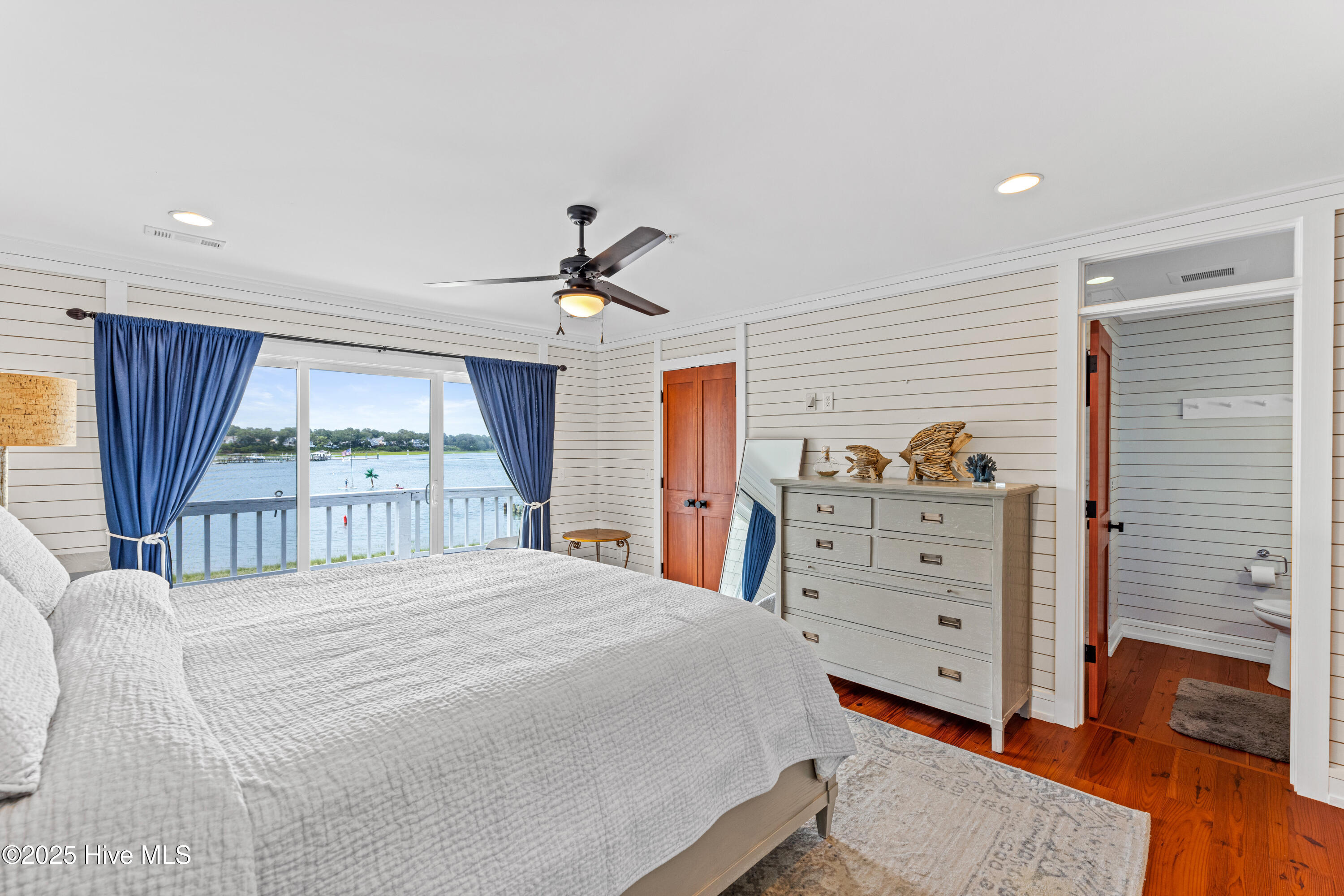 100523533 | Photo 16