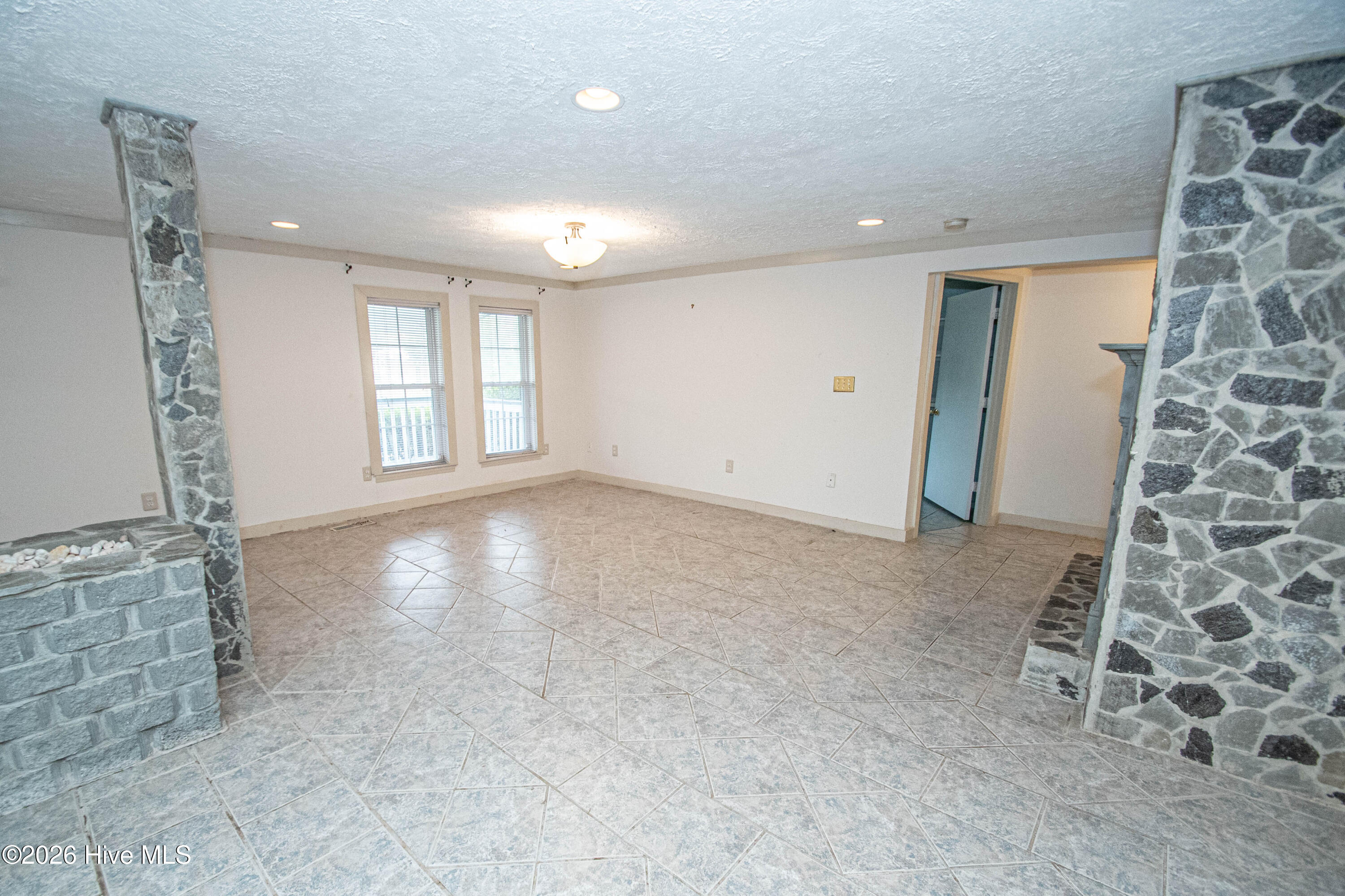 100554642 | Photo 58