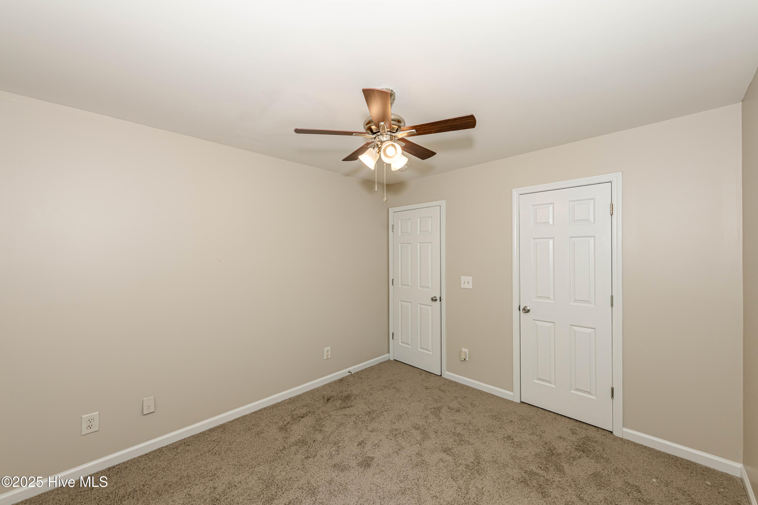 100521168 | Photo 32