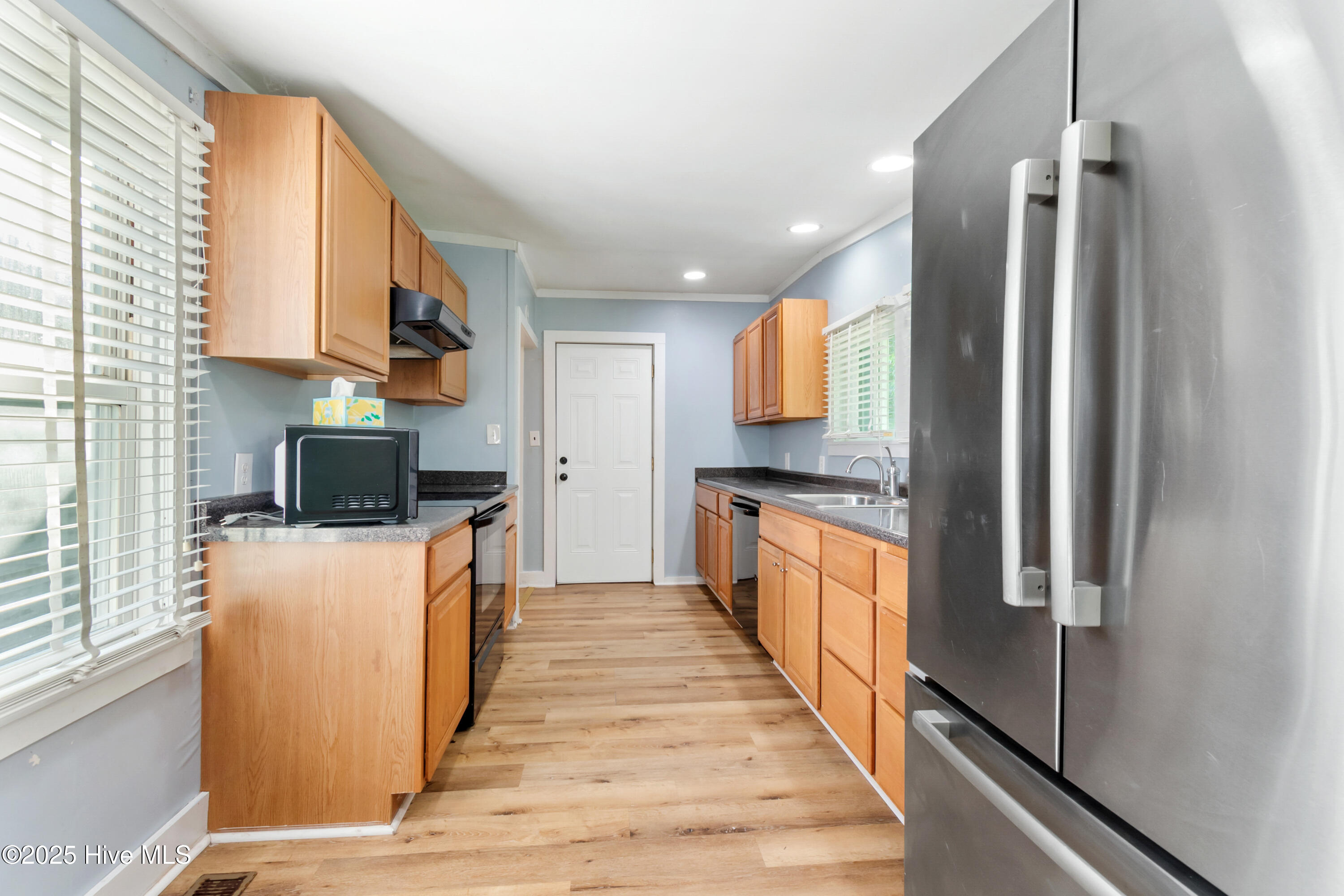 100551187 | Photo 12