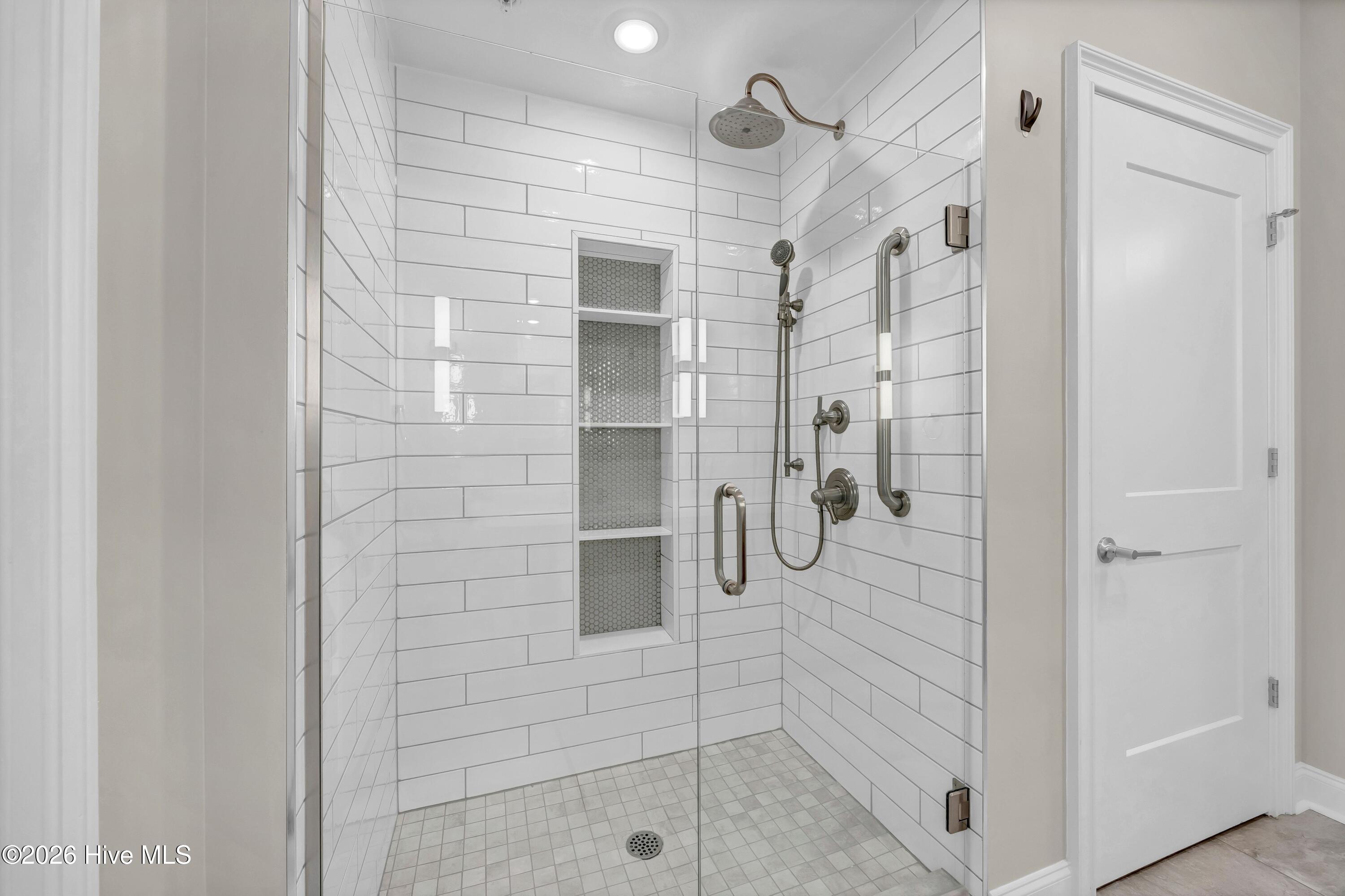 100563569 | Photo 20